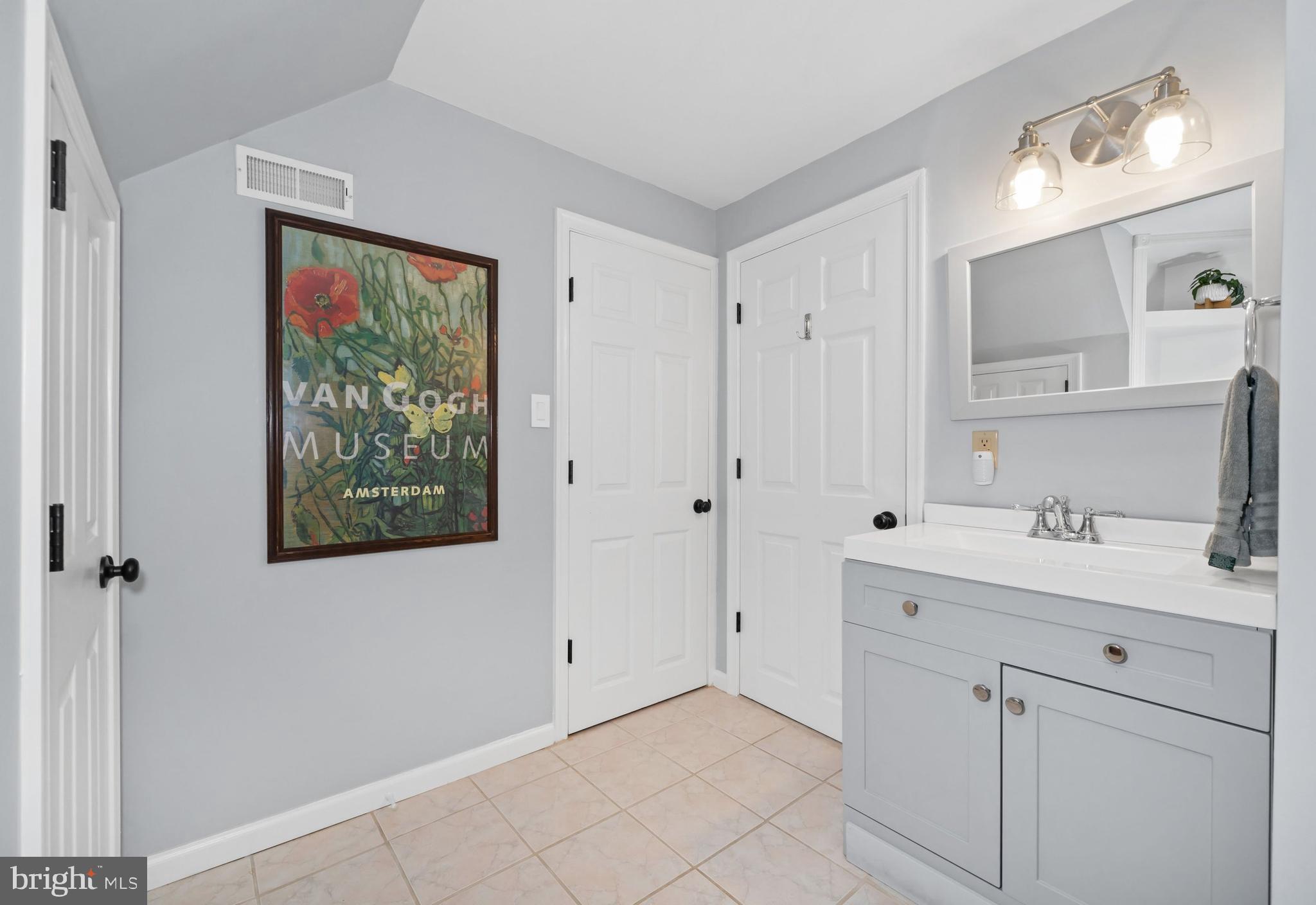 WOODSIDE - Residential