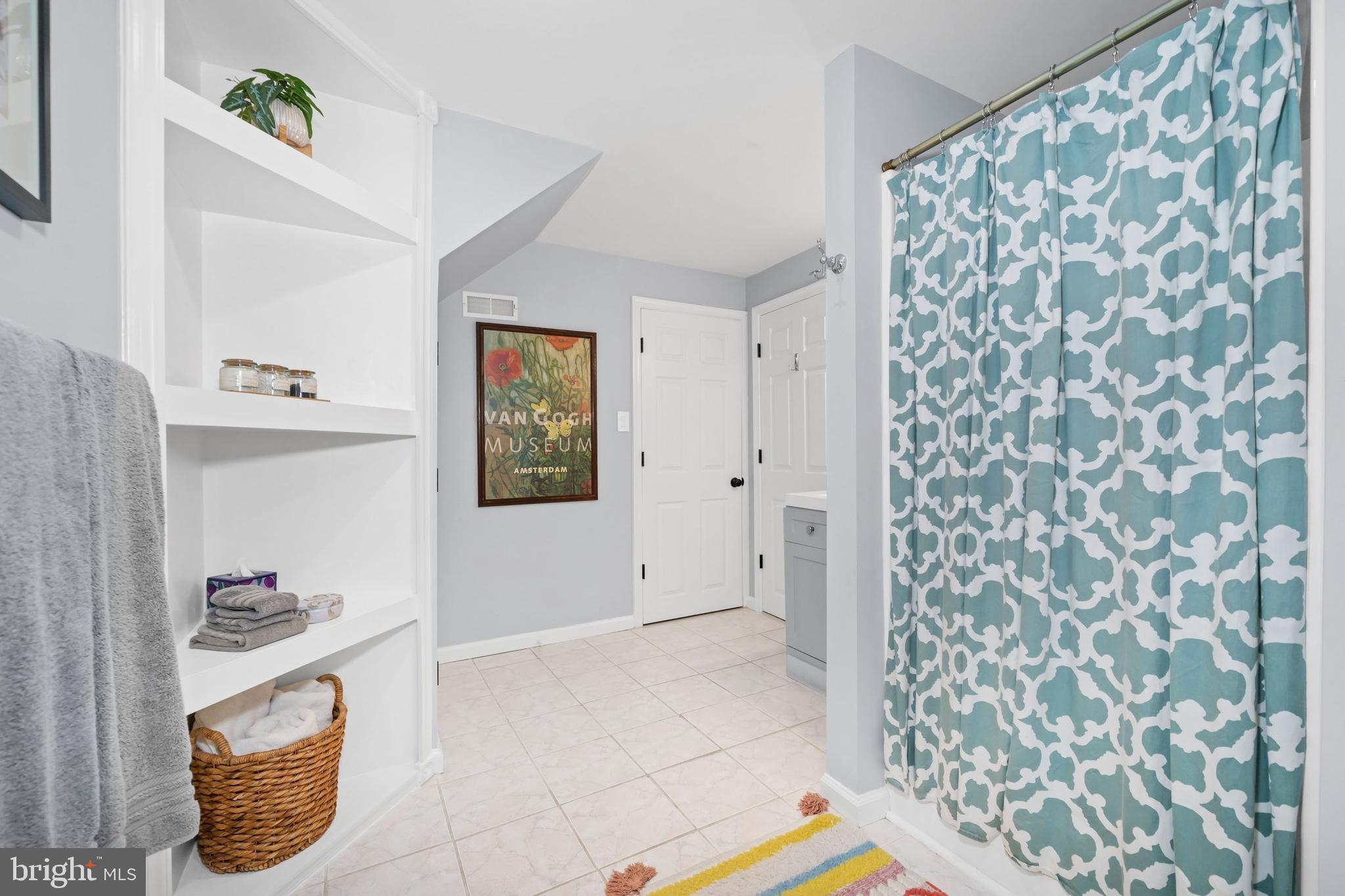 WOODSIDE - Residential