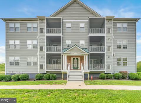 Sellers are offering to prepay some community association fees, a great savings for the buyer. Enjoy low-maintenance living in this beautifully updated 1-bedroom, 1.5-bath condo located in the sought-after Westmeath community of Great Mills, MD. This unit features protected, covered basement garage parking with secure elevator access directly to your floor—no stairs required!
Inside, you’ll love the open floor plan with new flooring, a cozy gas fireplace, and access to your own private balcony. The kitchen is equipped with granite countertops, stainless steel appliances, a gas stove, and a dedicated dining area, perfect for entertaining.
The spacious primary suite boasts two walk-in closets, a double sink vanity, and a large garden soaking tub. Additional features include a tankless water heater, private secure storage and a convenient guest half bath.
Enjoy all that the walkable Westmeath community has to offer—sidewalks, a community pool, playground, sports courts, and more. Just minutes to Patuxent River Naval Air Station, shopping, dining, and entertainment—this condo combines comfort, convenience, and carefree lifestyle.