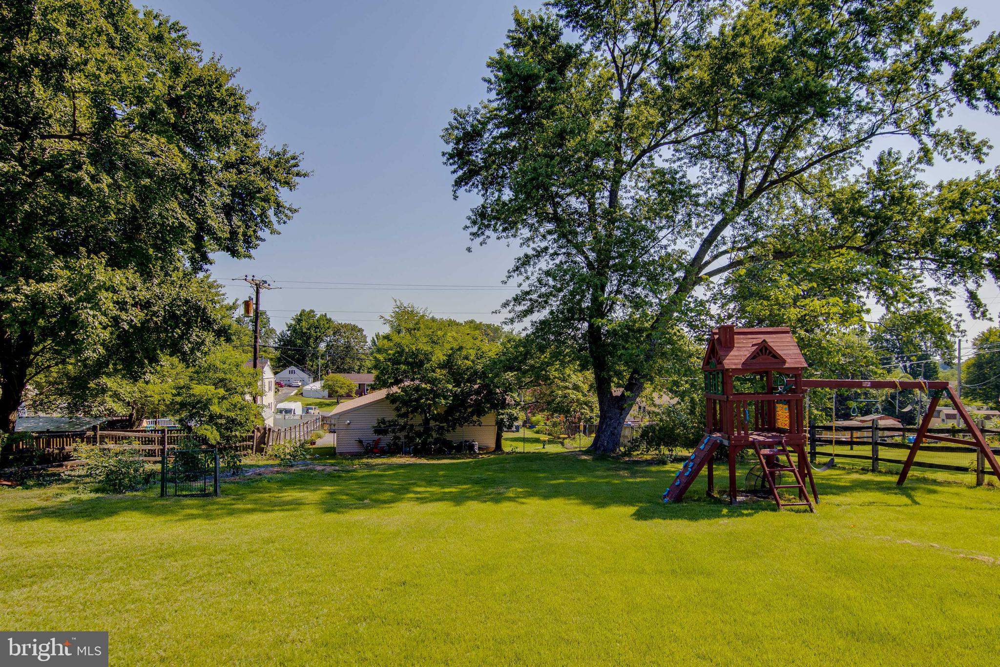 HUNT CLUB ESTATES - Residential