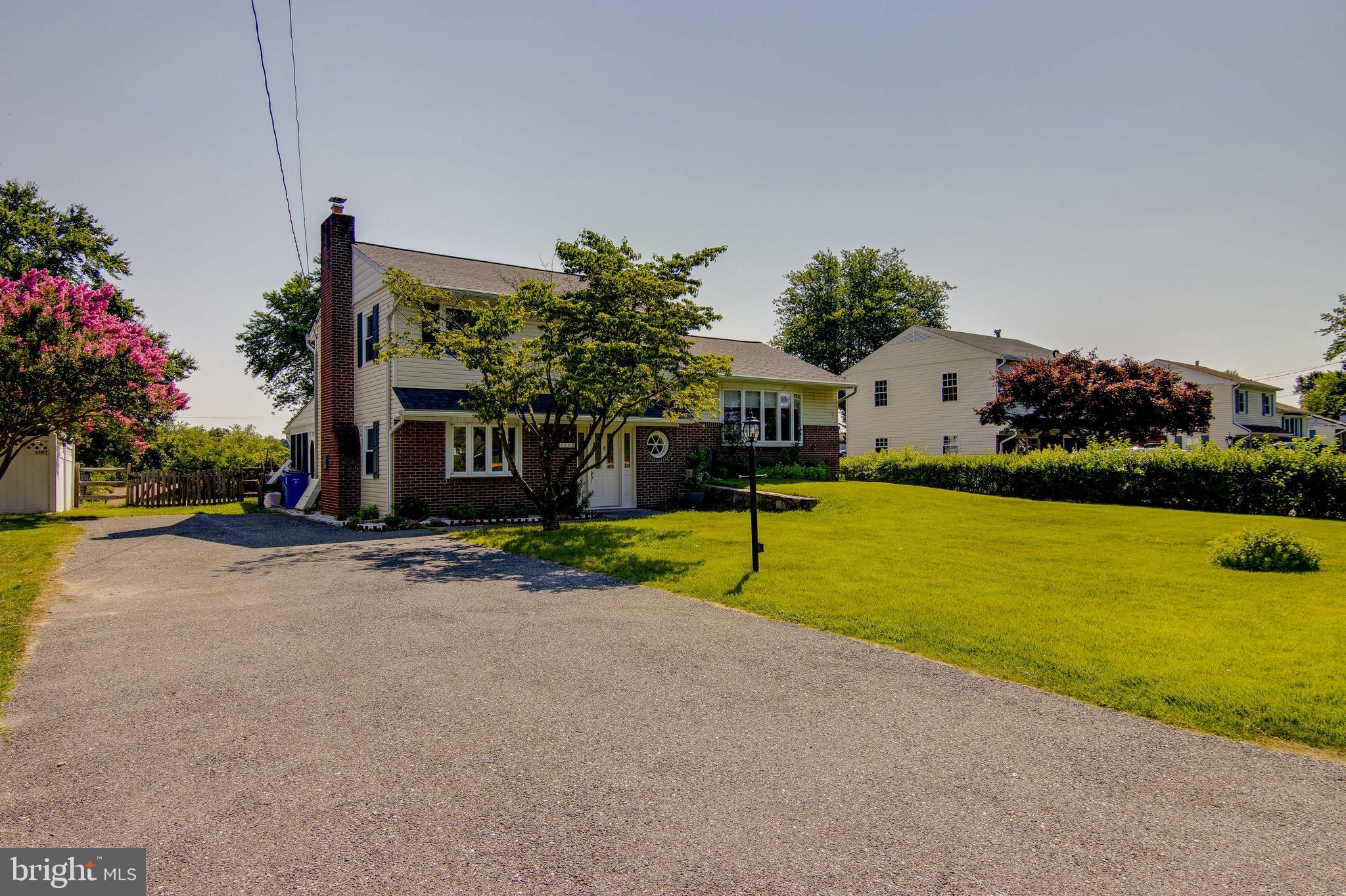 HUNT CLUB ESTATES - Residential