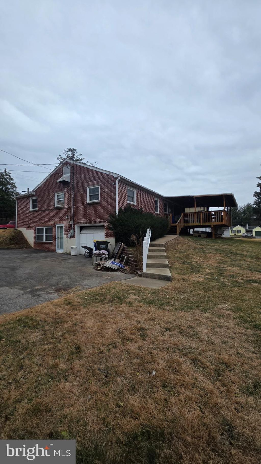 Photo of 2075 Winding Rd, YORK, PA 17408 (MLS # PAYK2096058)