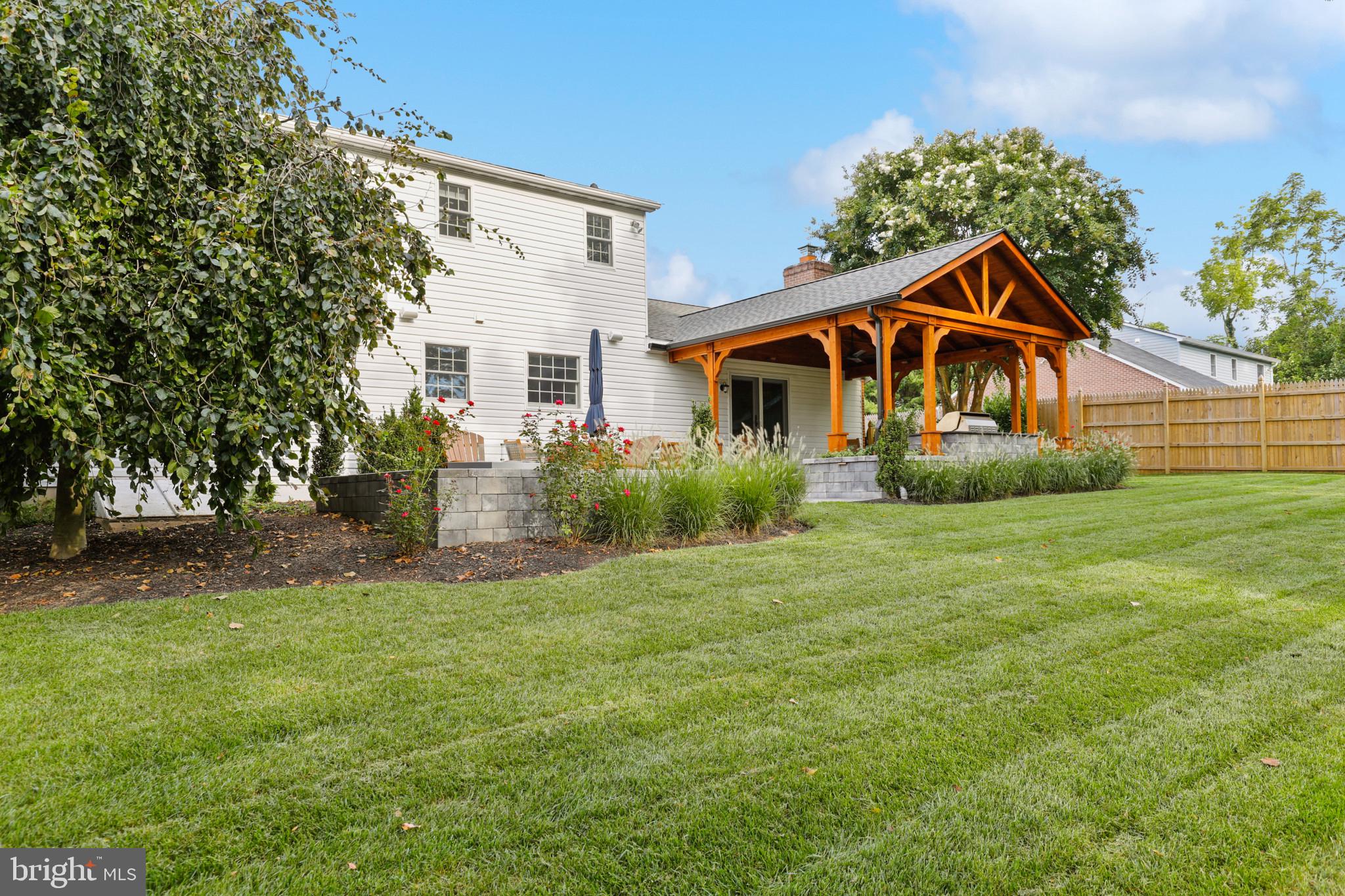 WOODRIDGE MANOR - Residential