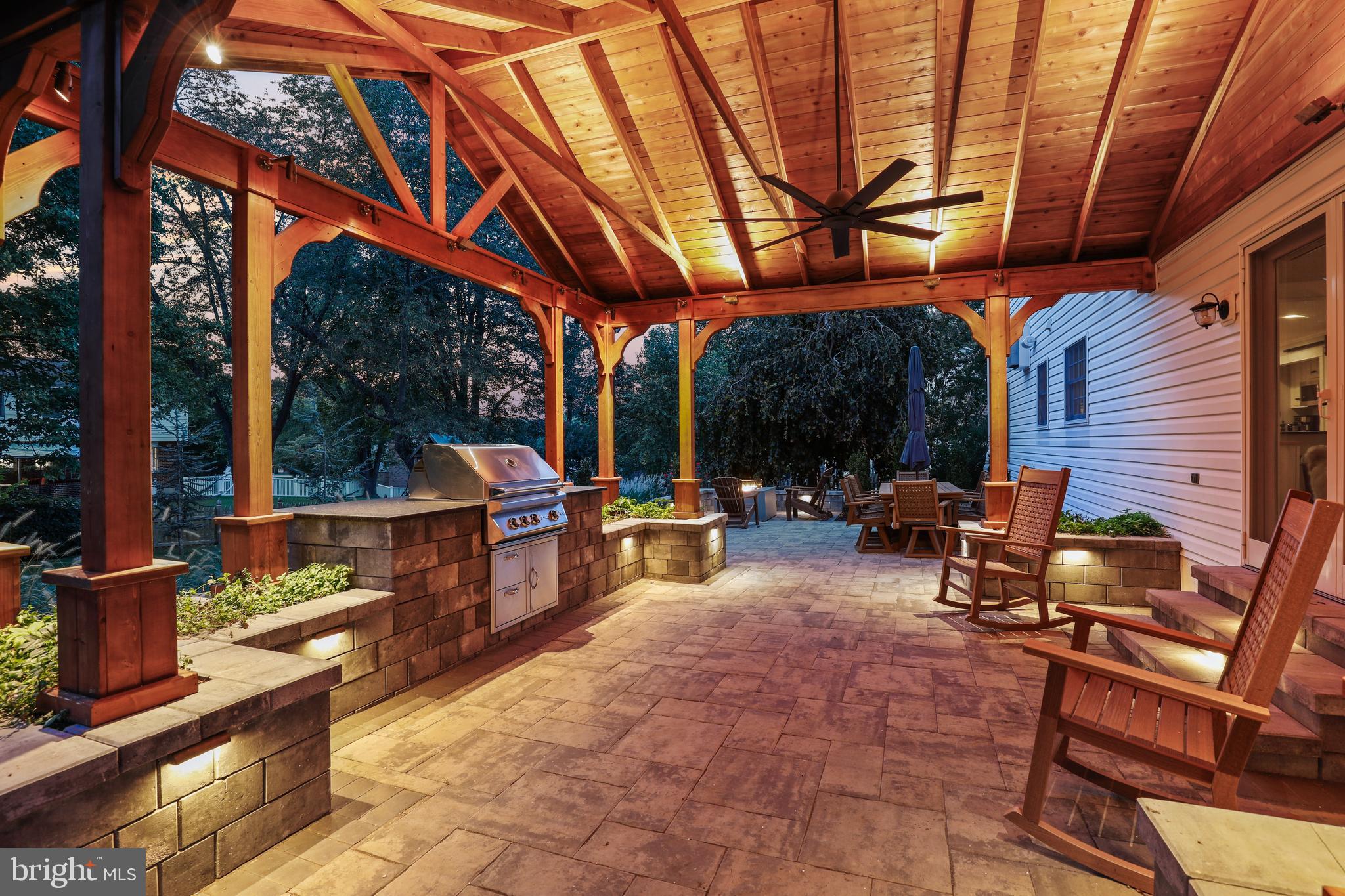 WOODRIDGE MANOR - Residential