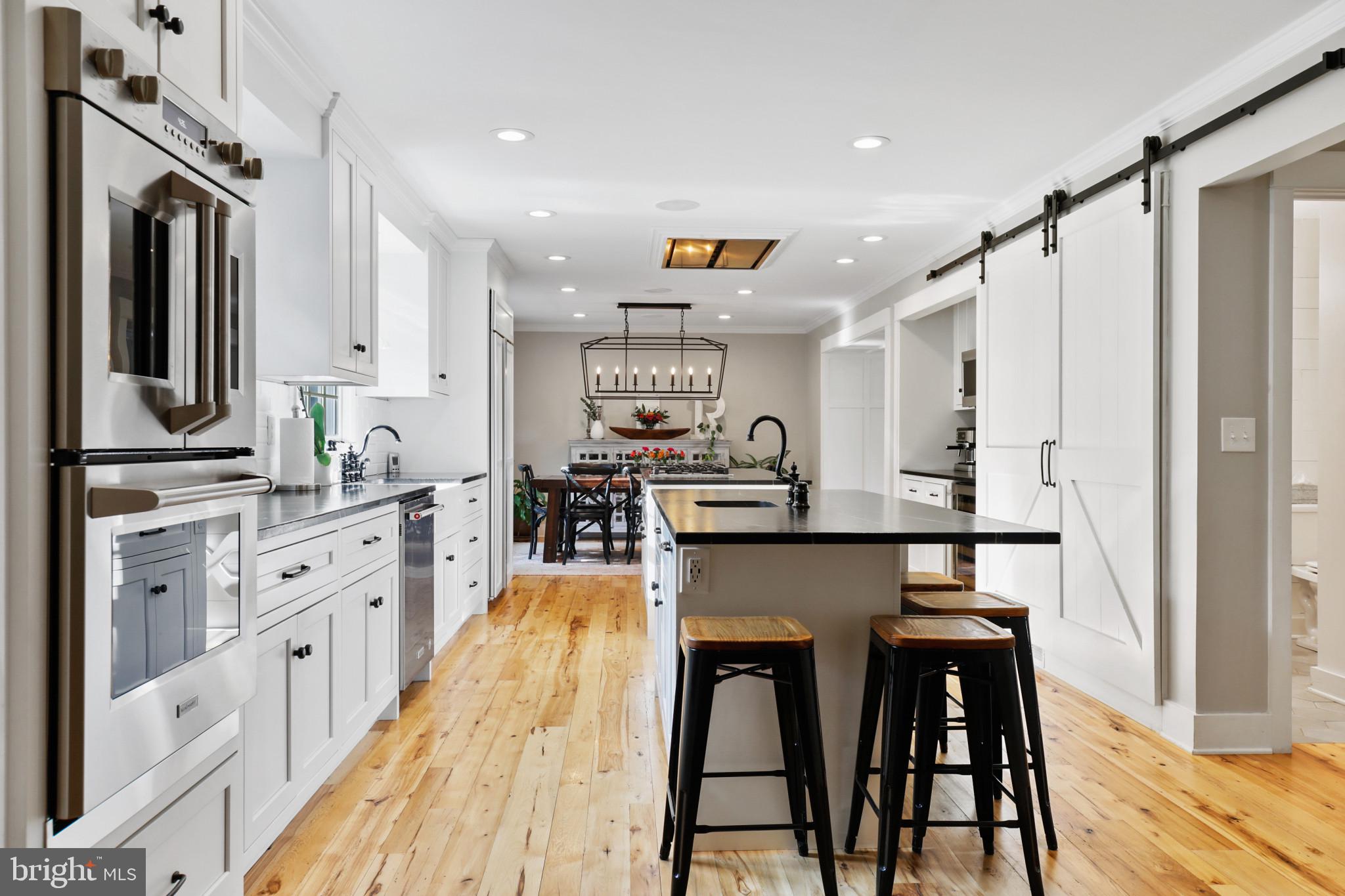 WOODRIDGE MANOR - Residential