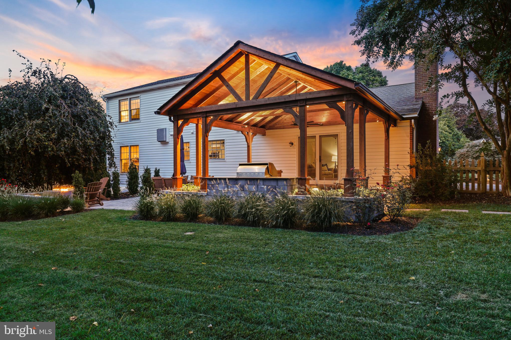 WOODRIDGE MANOR - Residential