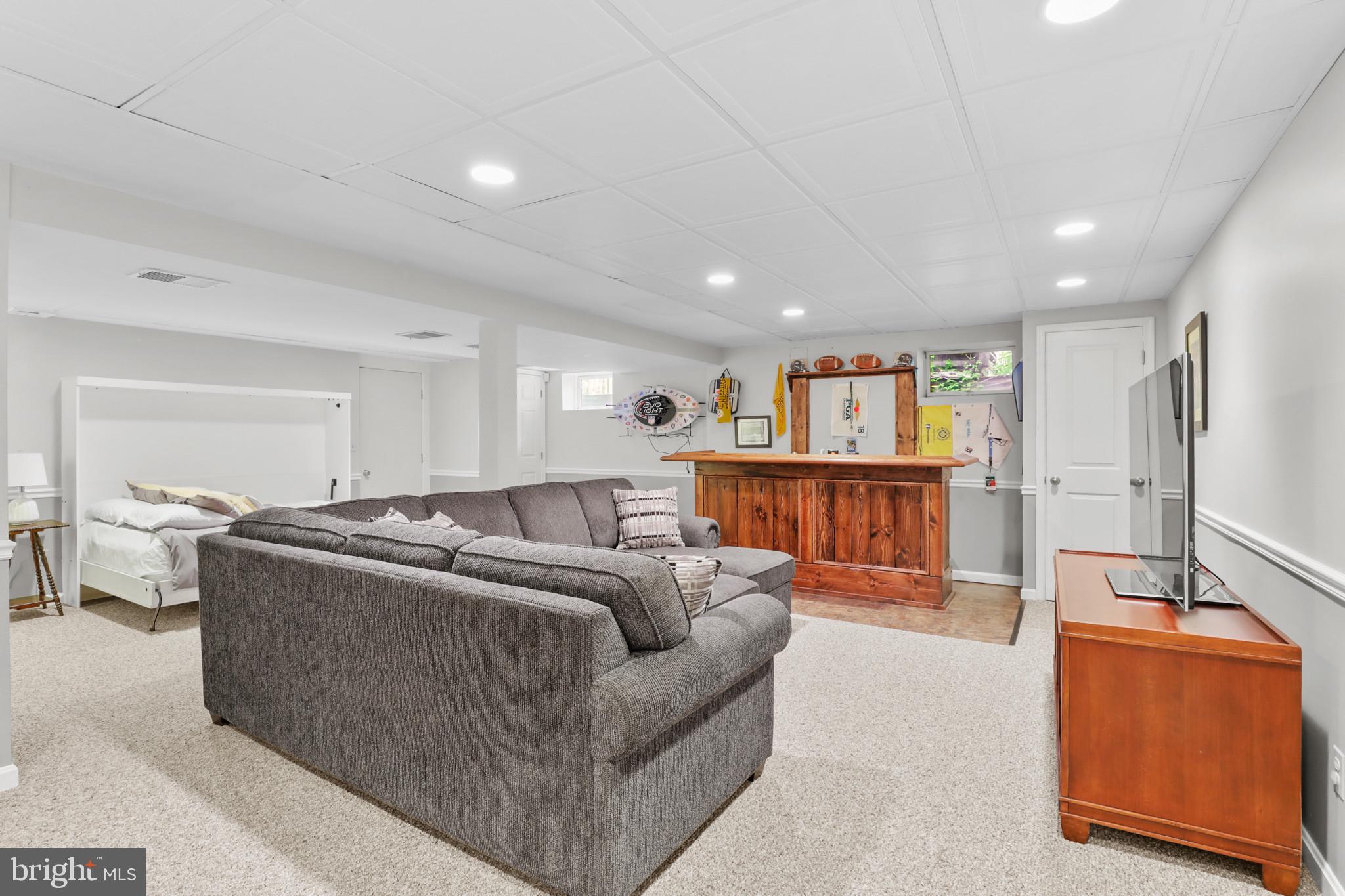 WOODRIDGE MANOR - Residential