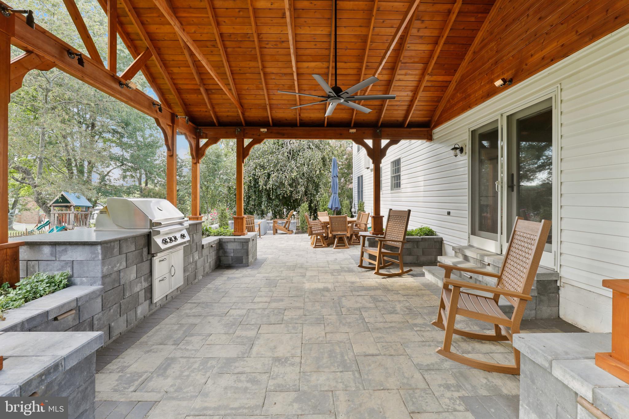 WOODRIDGE MANOR - Residential