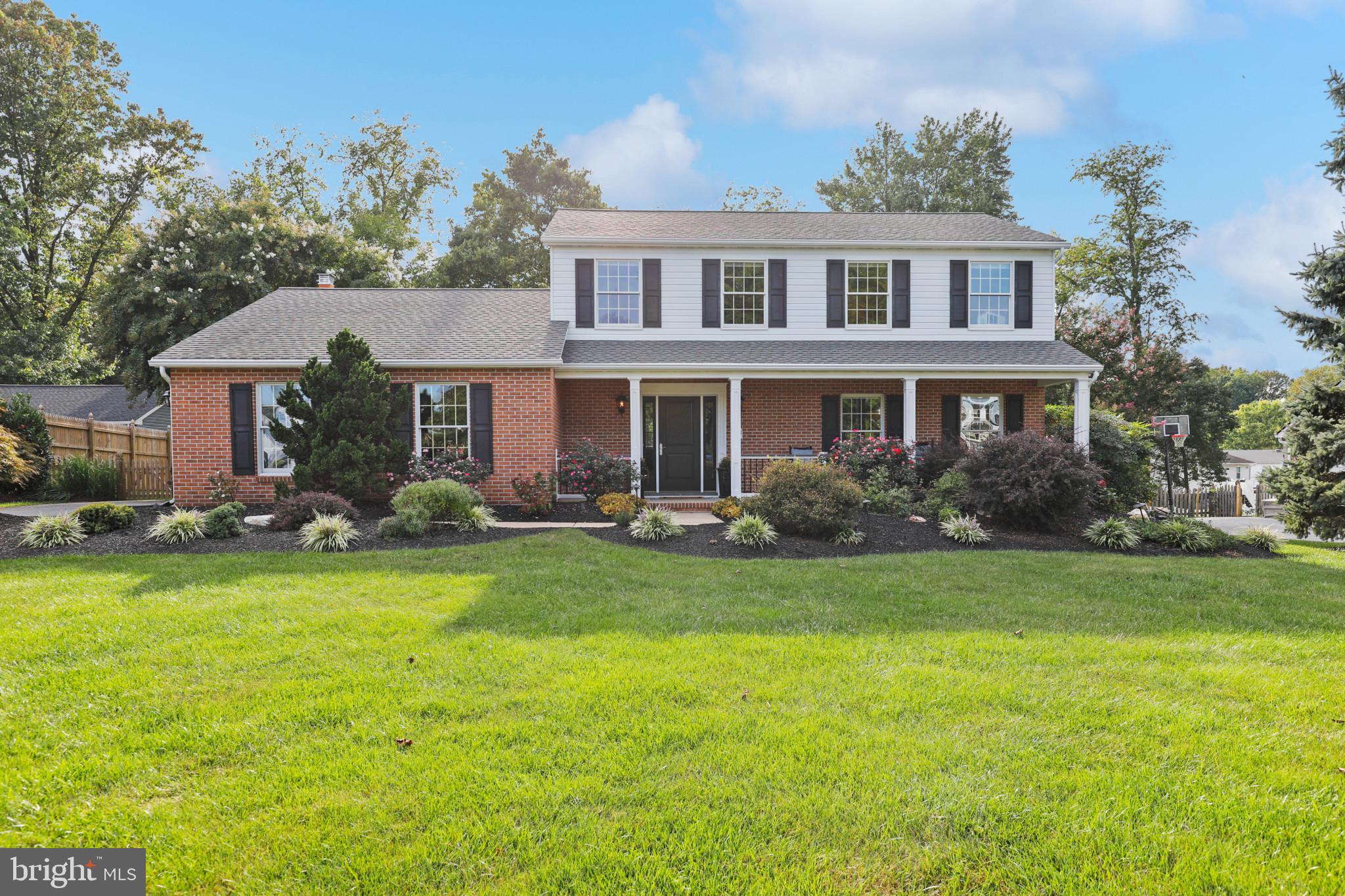 WOODRIDGE MANOR - Residential