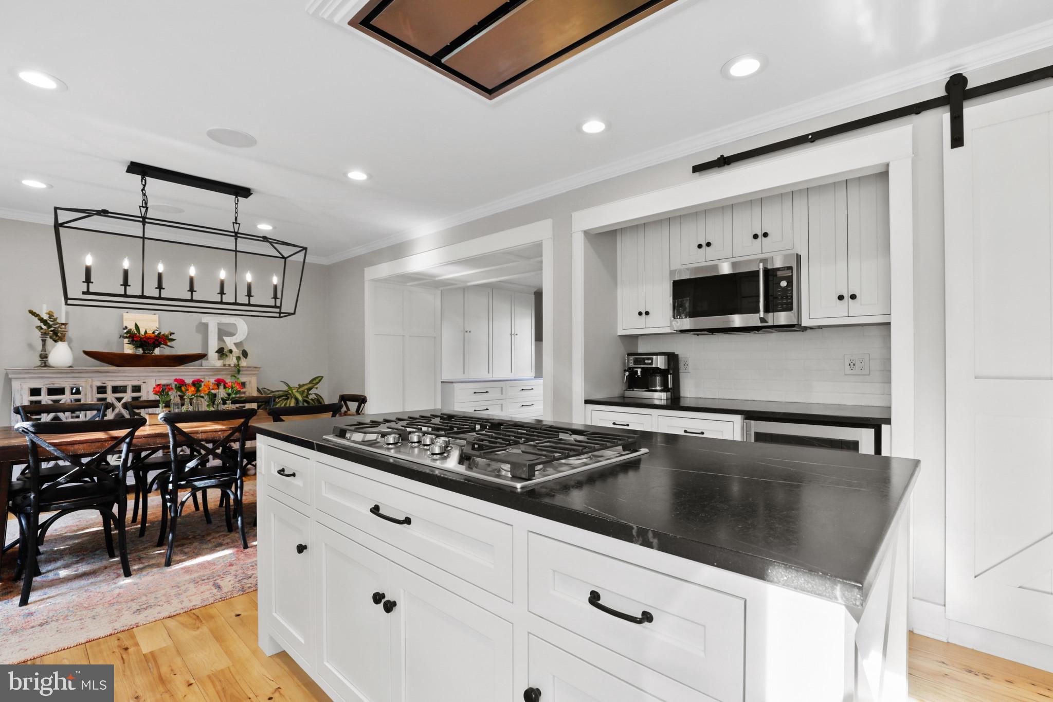 WOODRIDGE MANOR - Residential