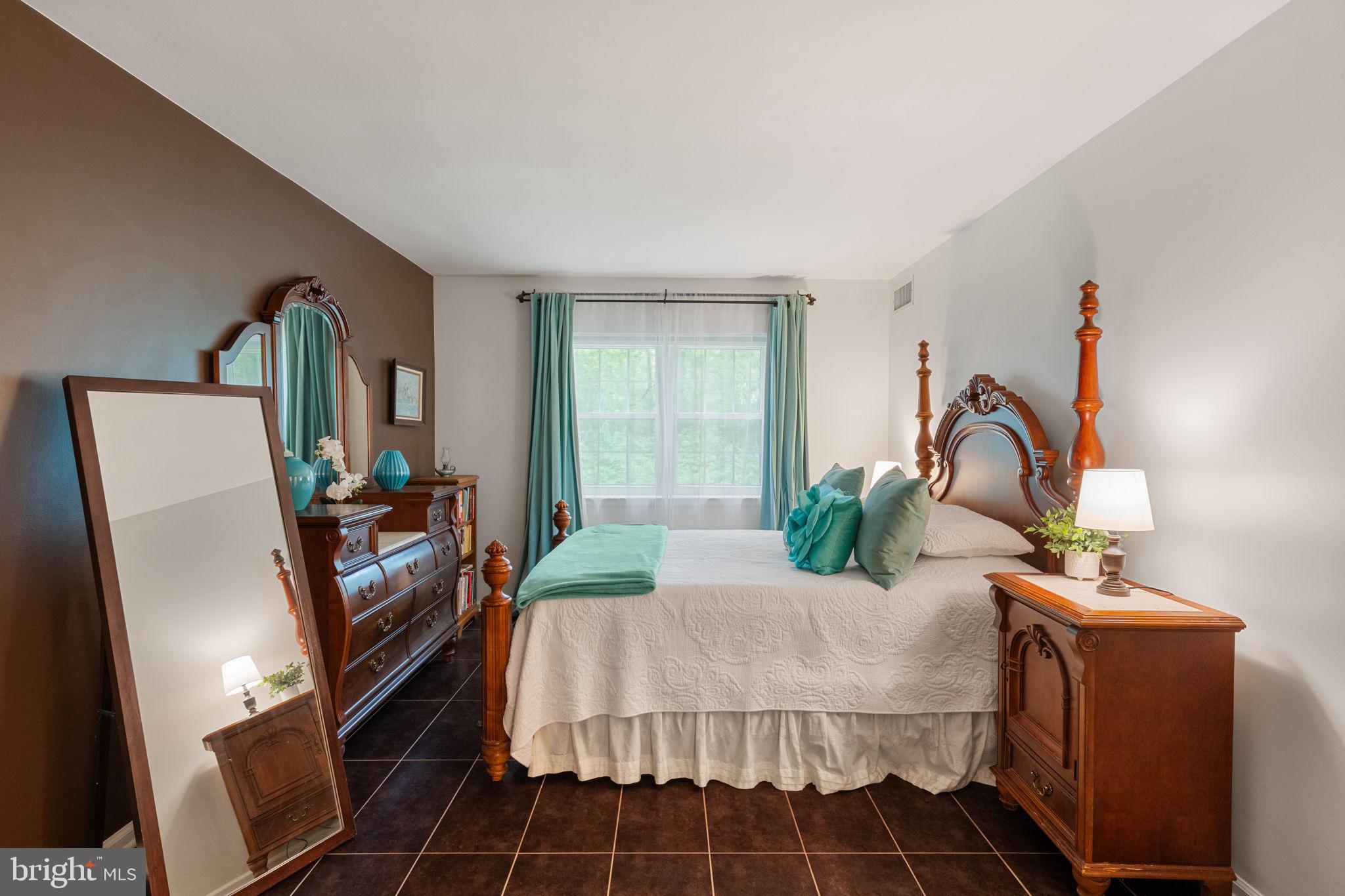 BURKE COVE - Residential