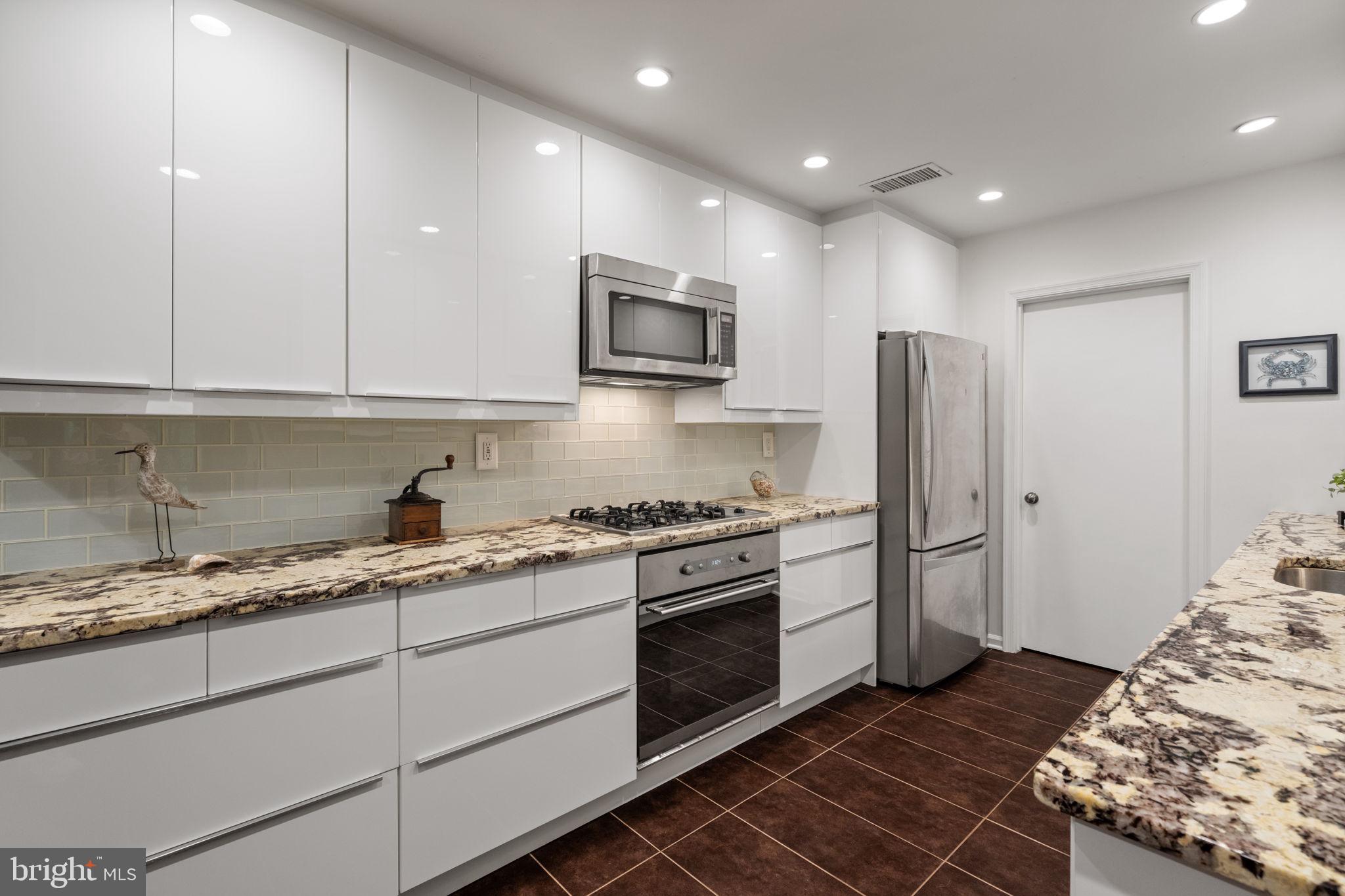 BURKE COVE - Residential