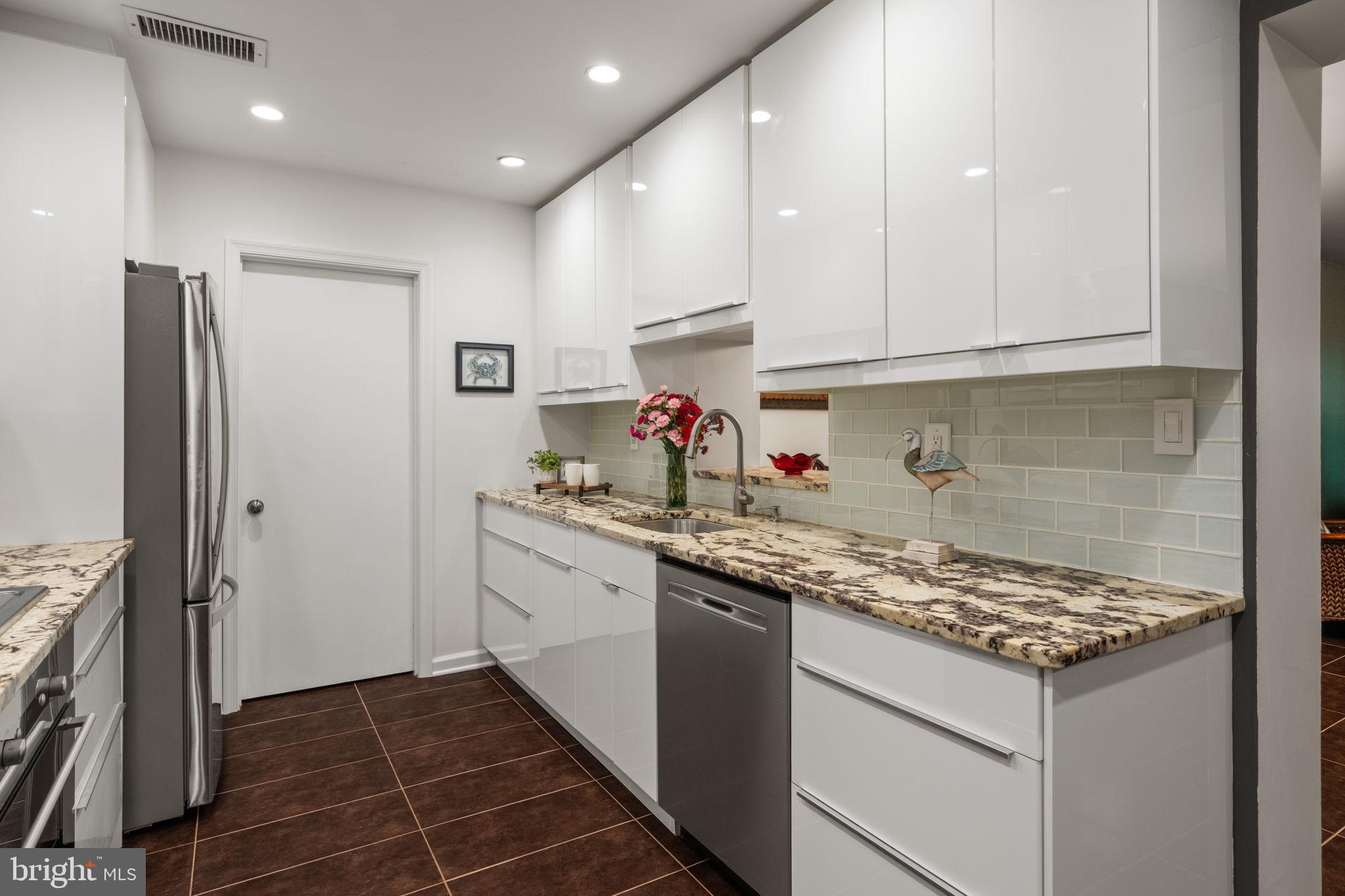 BURKE COVE - Residential