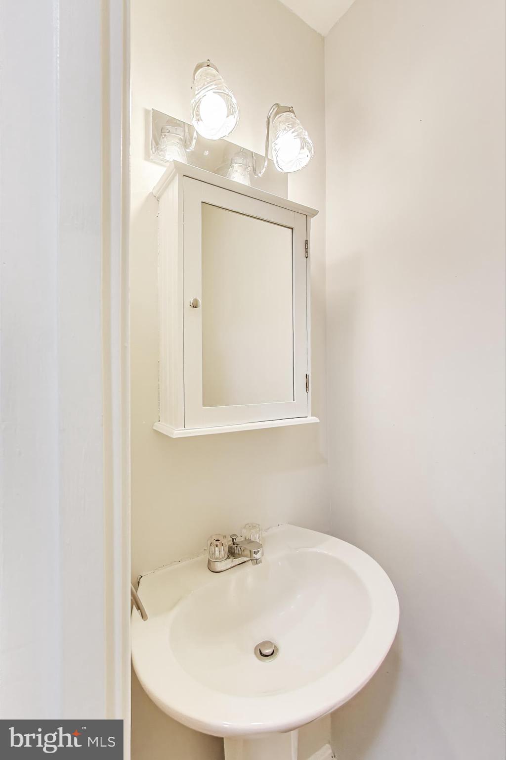 SUMMERHILL - Residential Lease