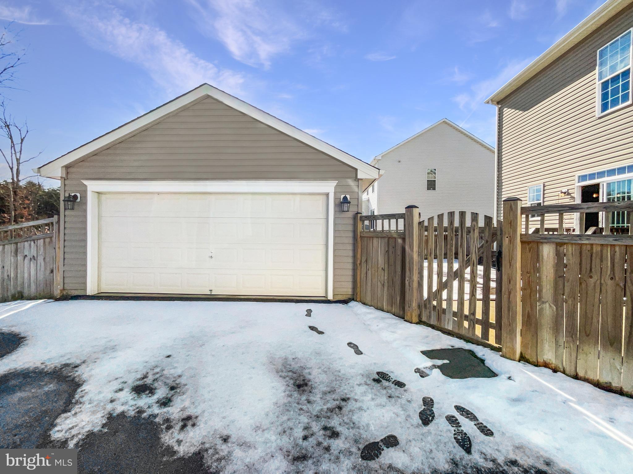 WOODLAND GROVE - Residential