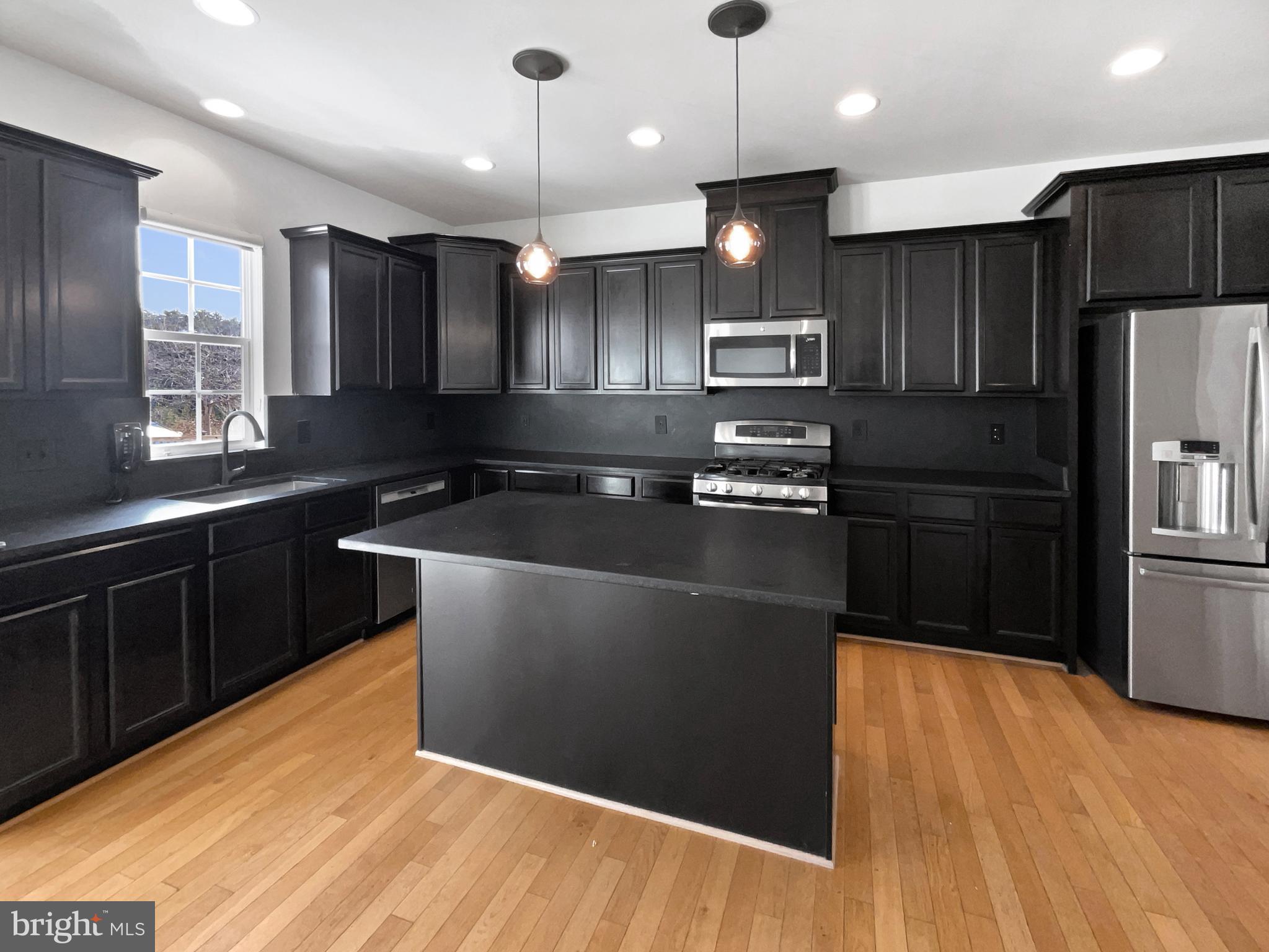 WOODLAND GROVE - Residential