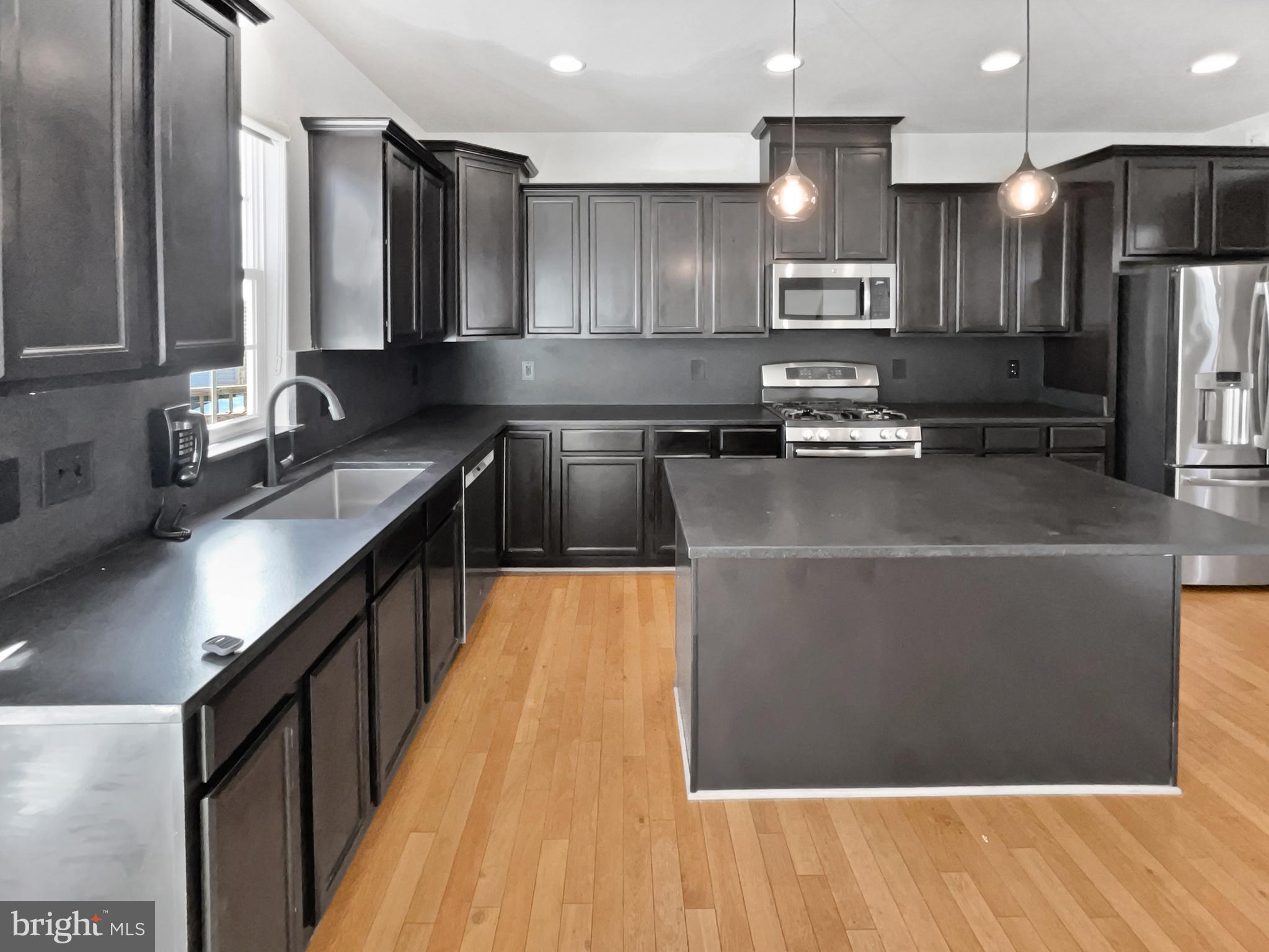 WOODLAND GROVE - Residential