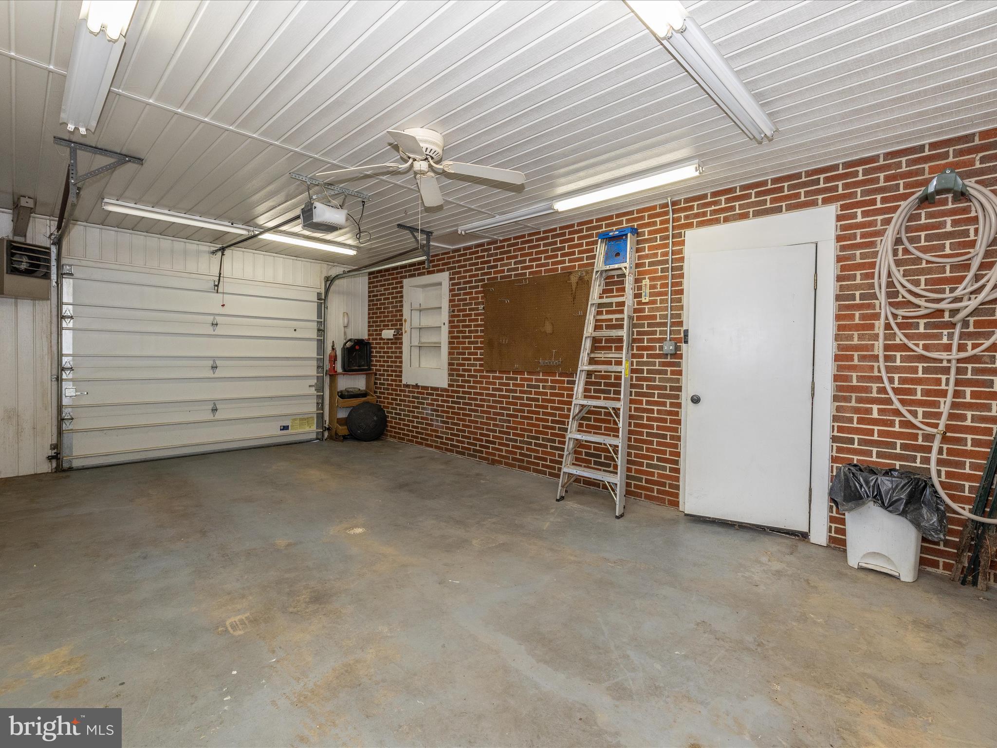 MAPLE RIDGE - Residential