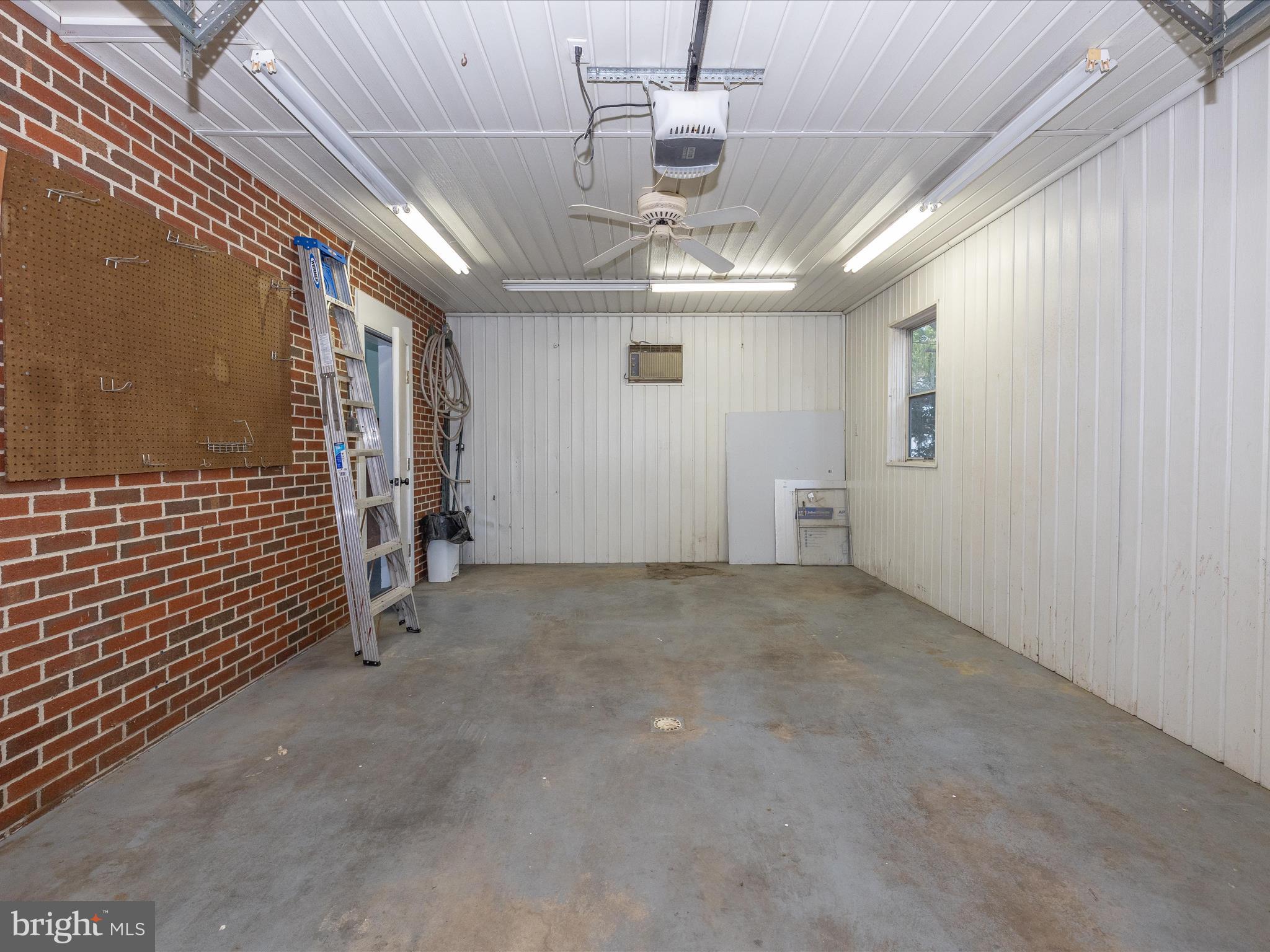 MAPLE RIDGE - Residential