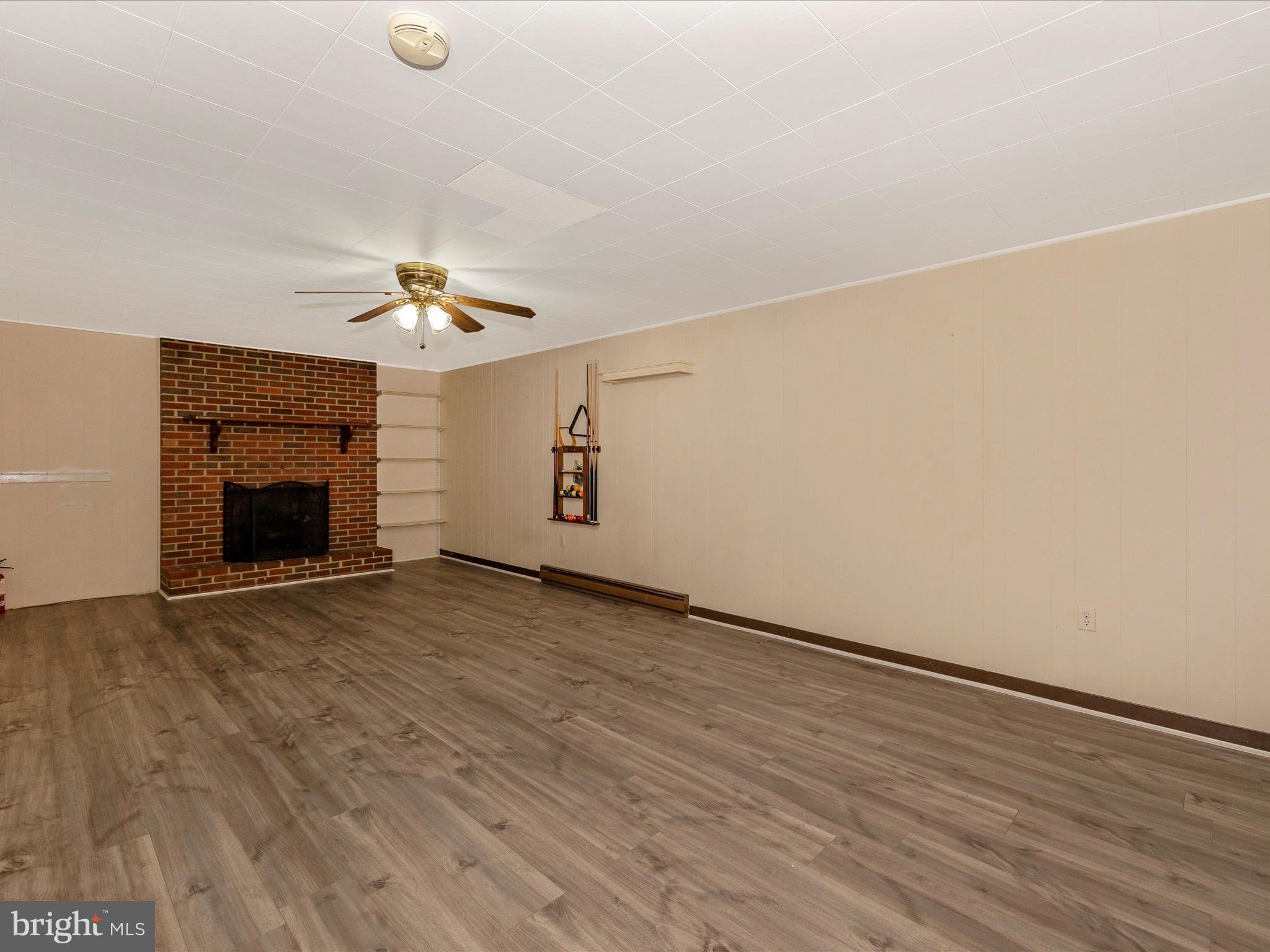 MAPLE RIDGE - Residential