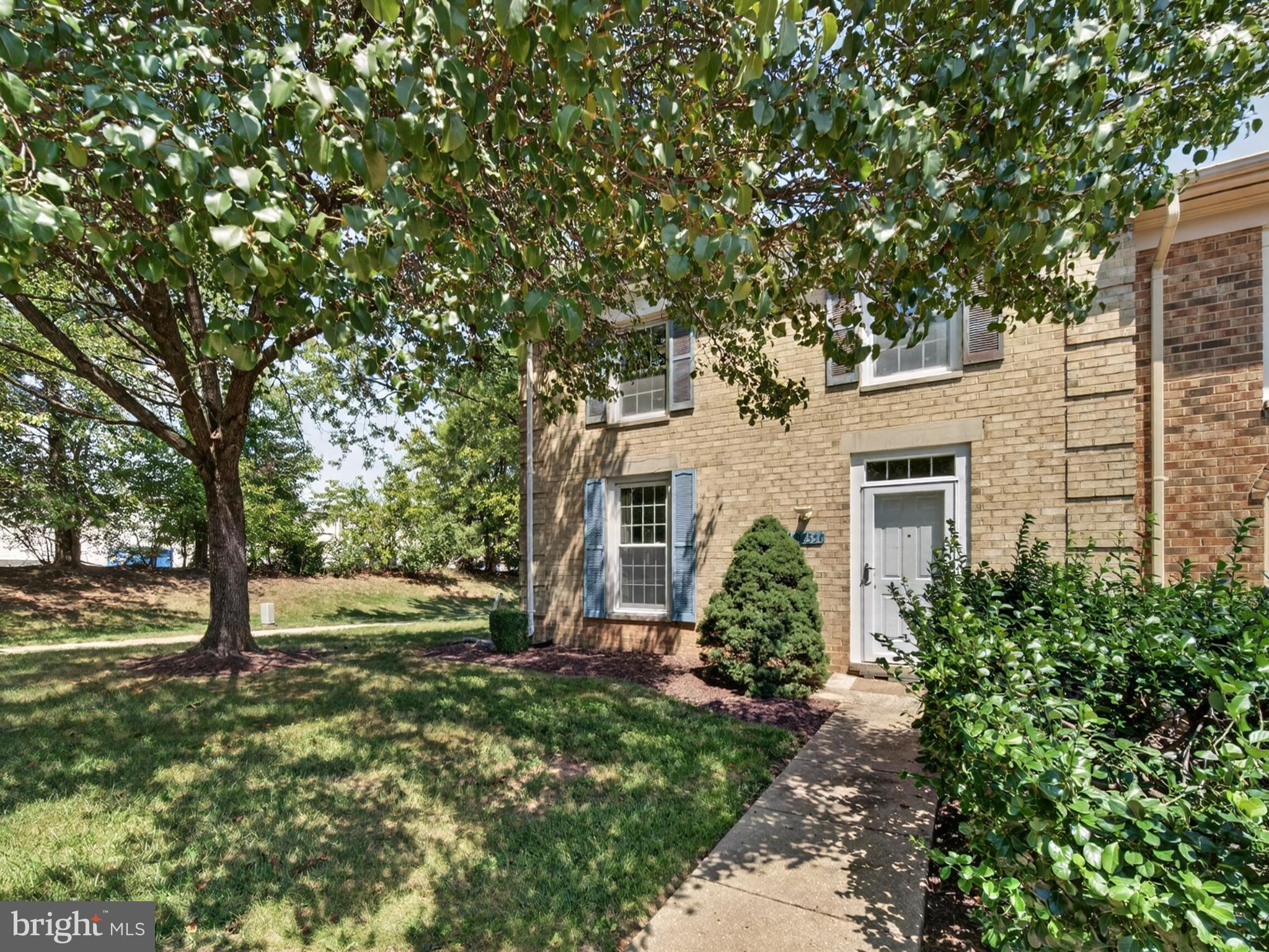 9035 N LAUREL ROAD F