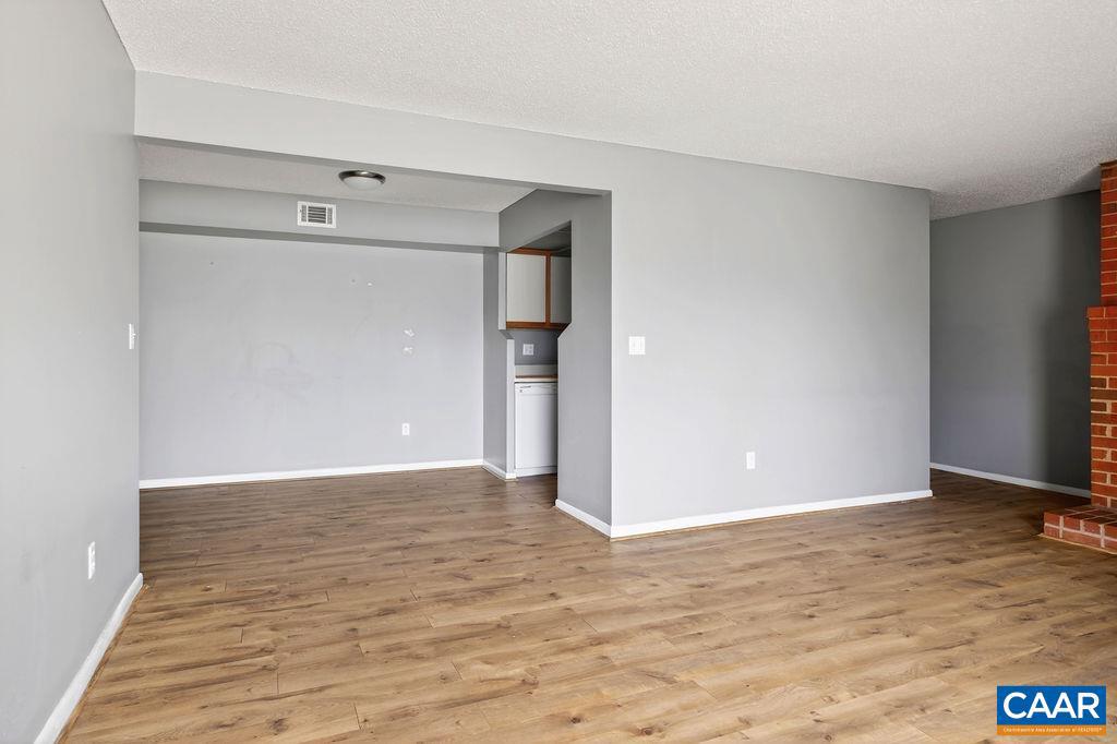 VILLAGE PLACE - Residential