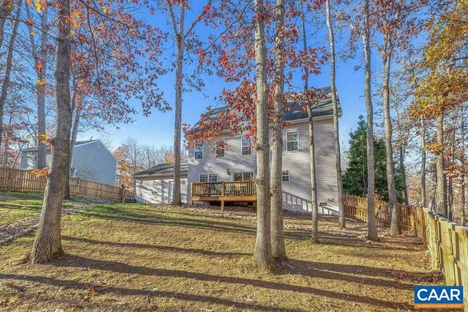 LAKE MONTICELLO - Residential