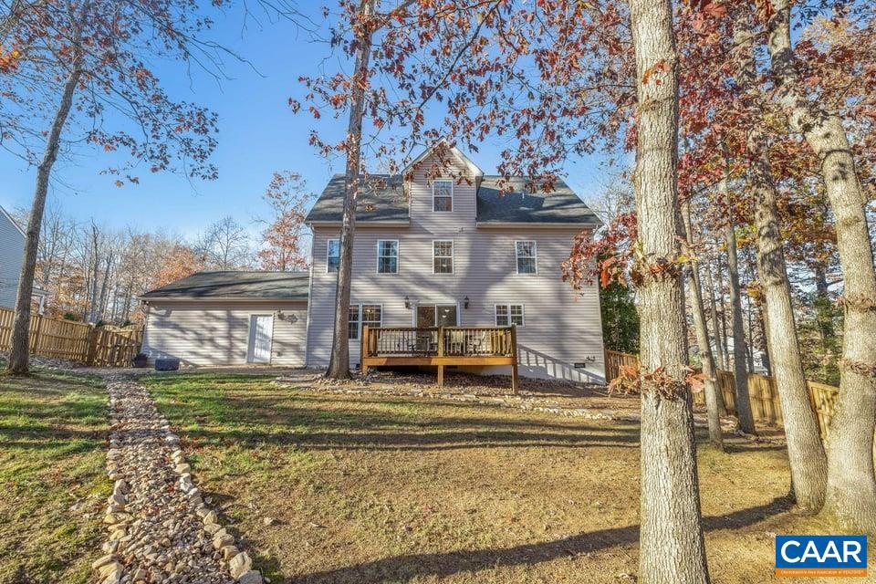 LAKE MONTICELLO - Residential