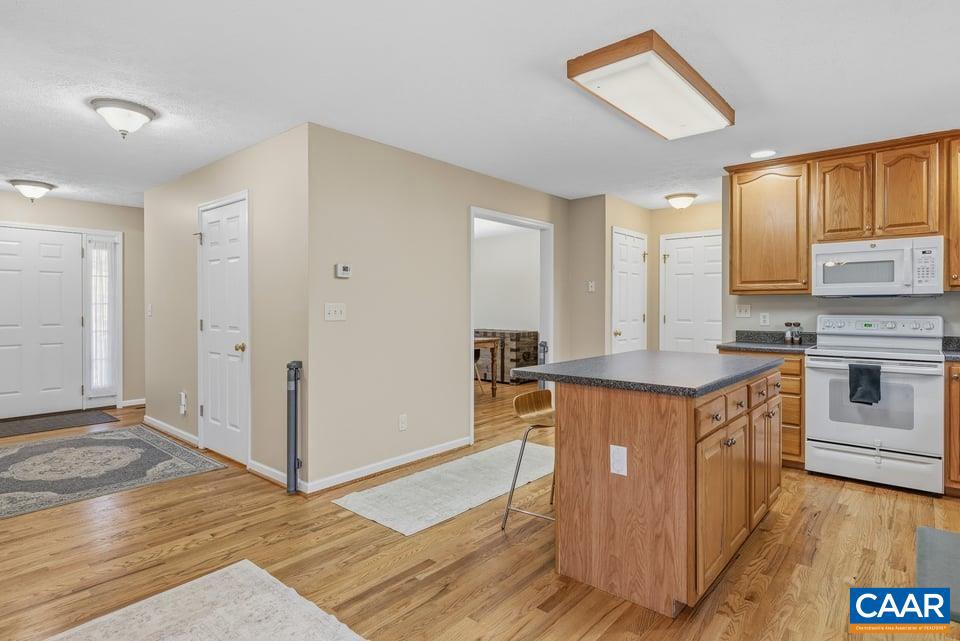 LAKE MONTICELLO - Residential