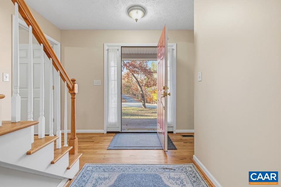 LAKE MONTICELLO - Residential