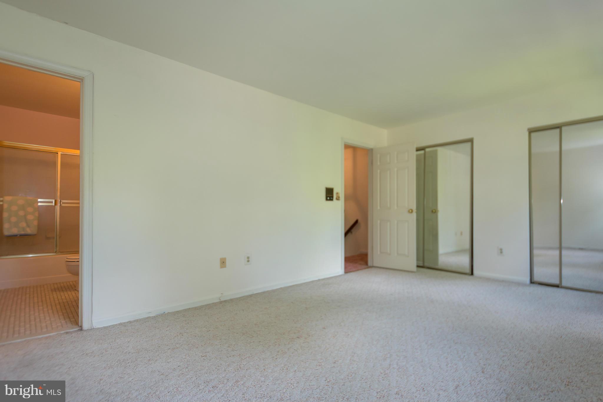 HUNTERS RUN - Residential