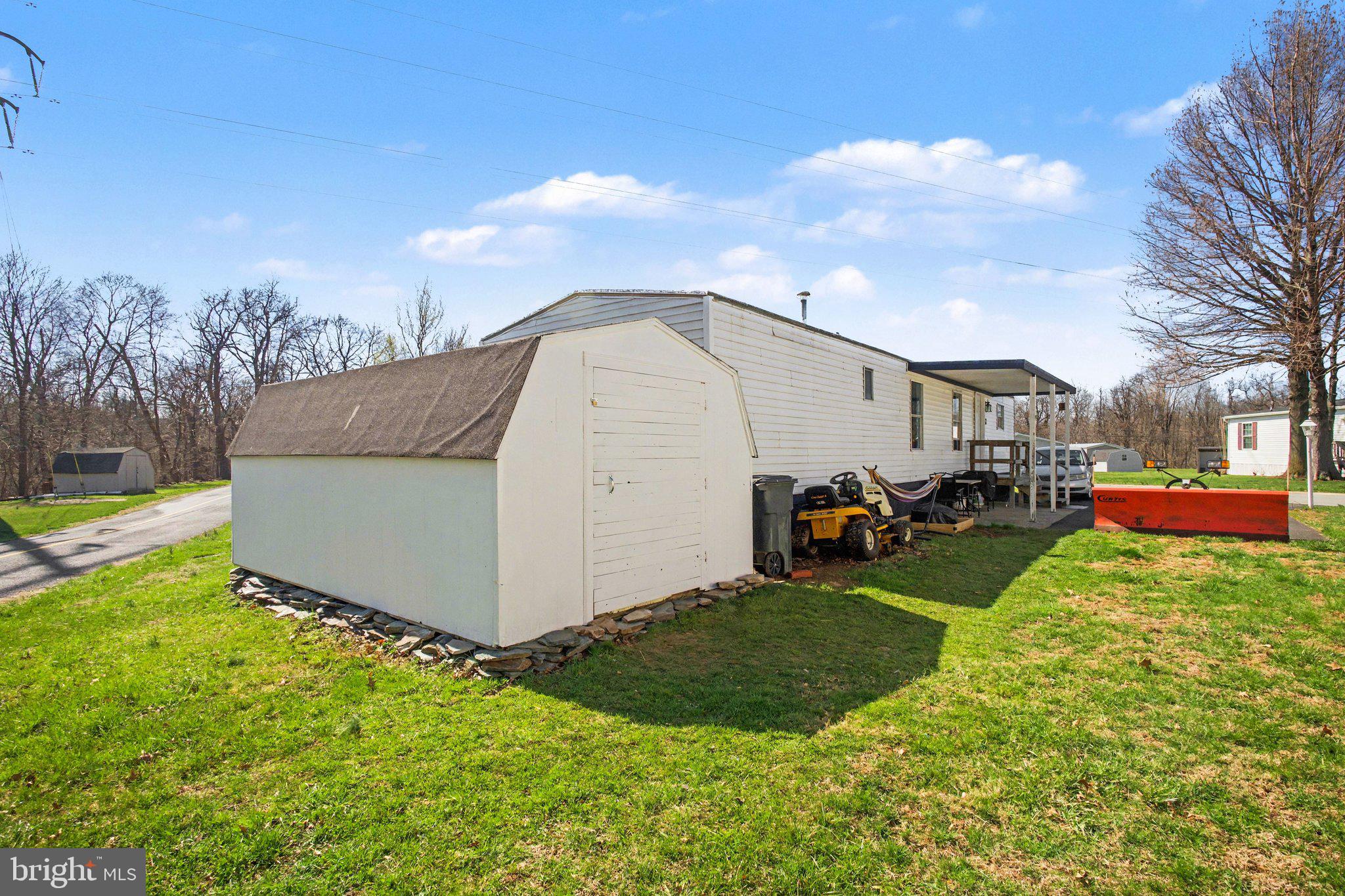 ROLLING HILLS ESTATES - Residential