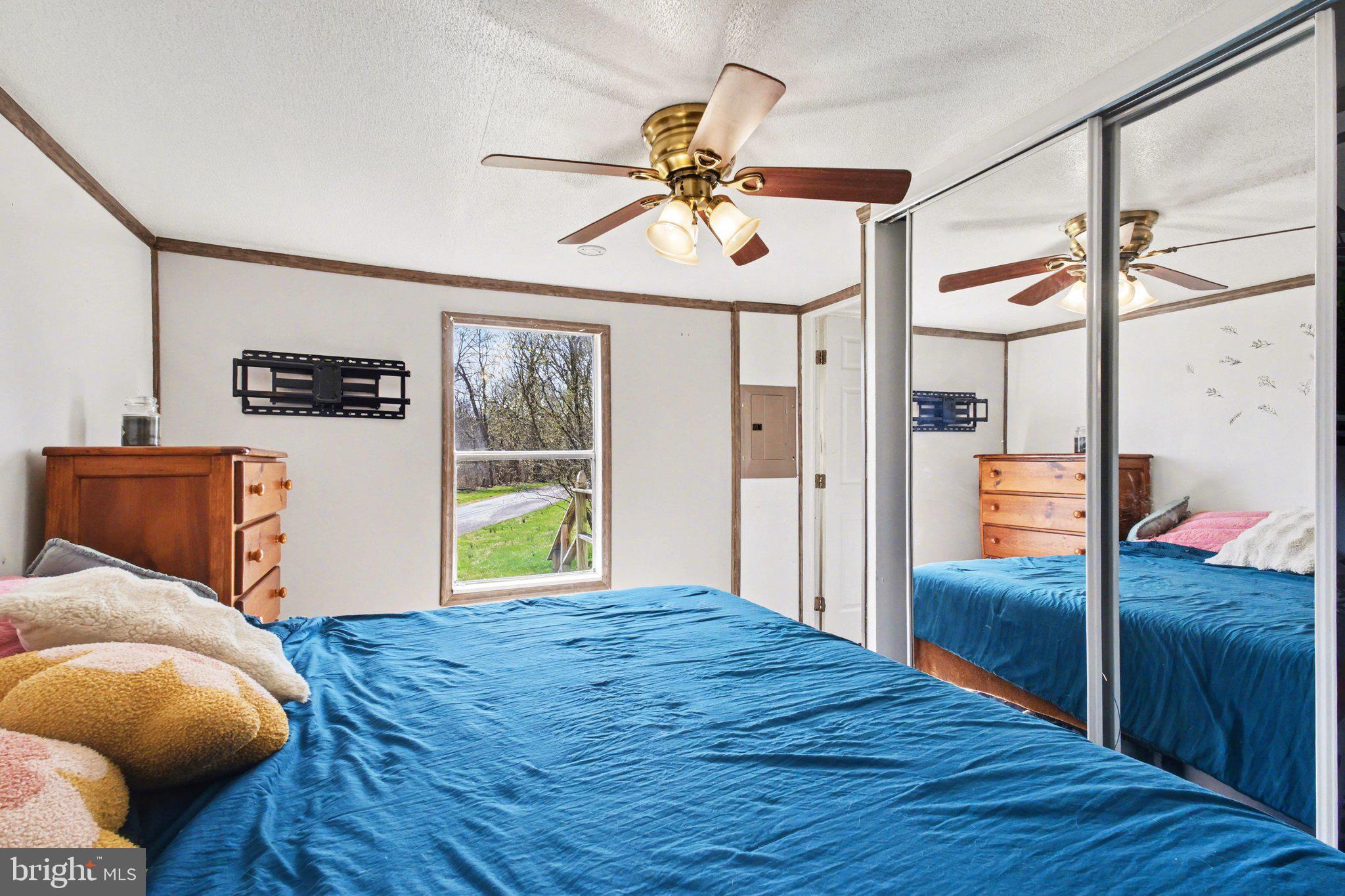 ROLLING HILLS ESTATES - Residential