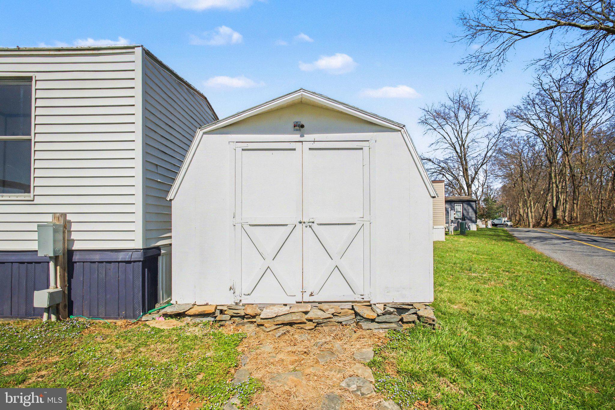 ROLLING HILLS ESTATES - Residential