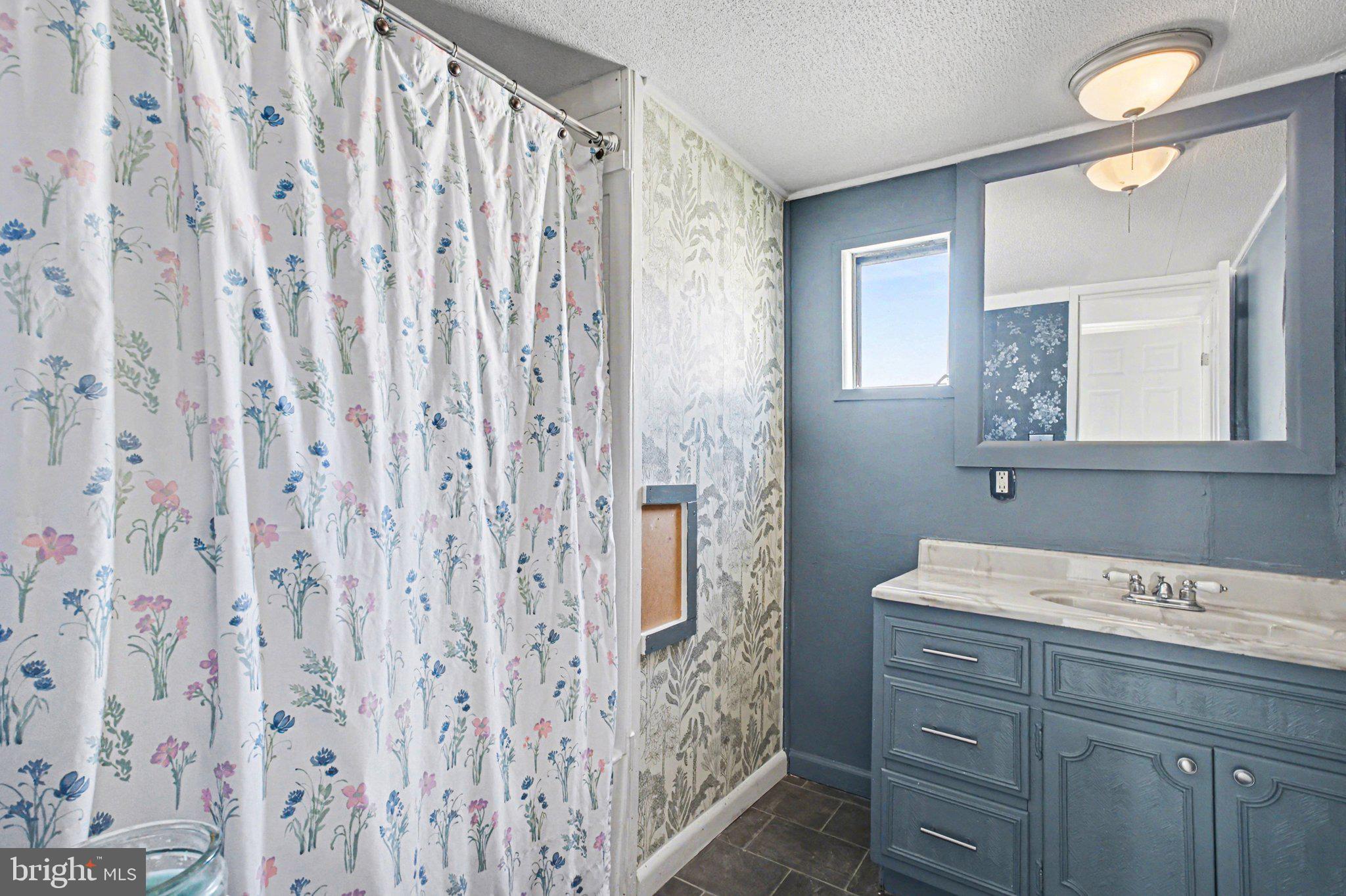 ROLLING HILLS ESTATES - Residential