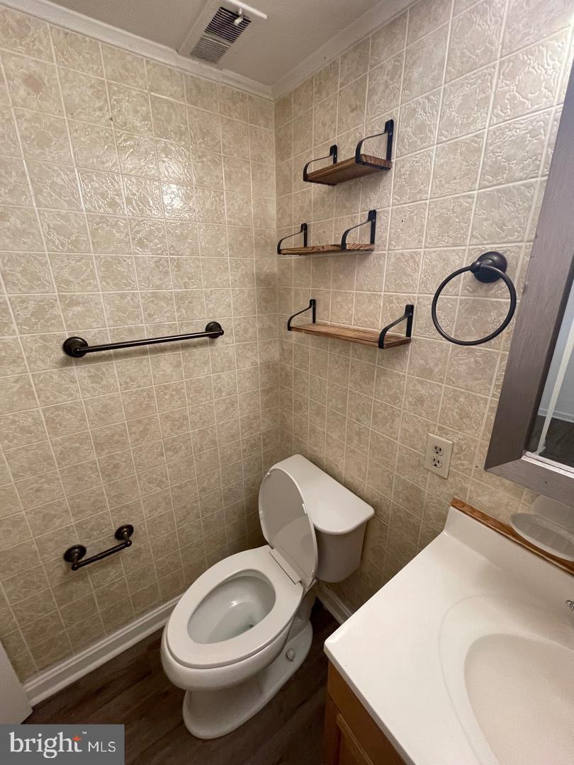 TREETOP CONDO - Residential