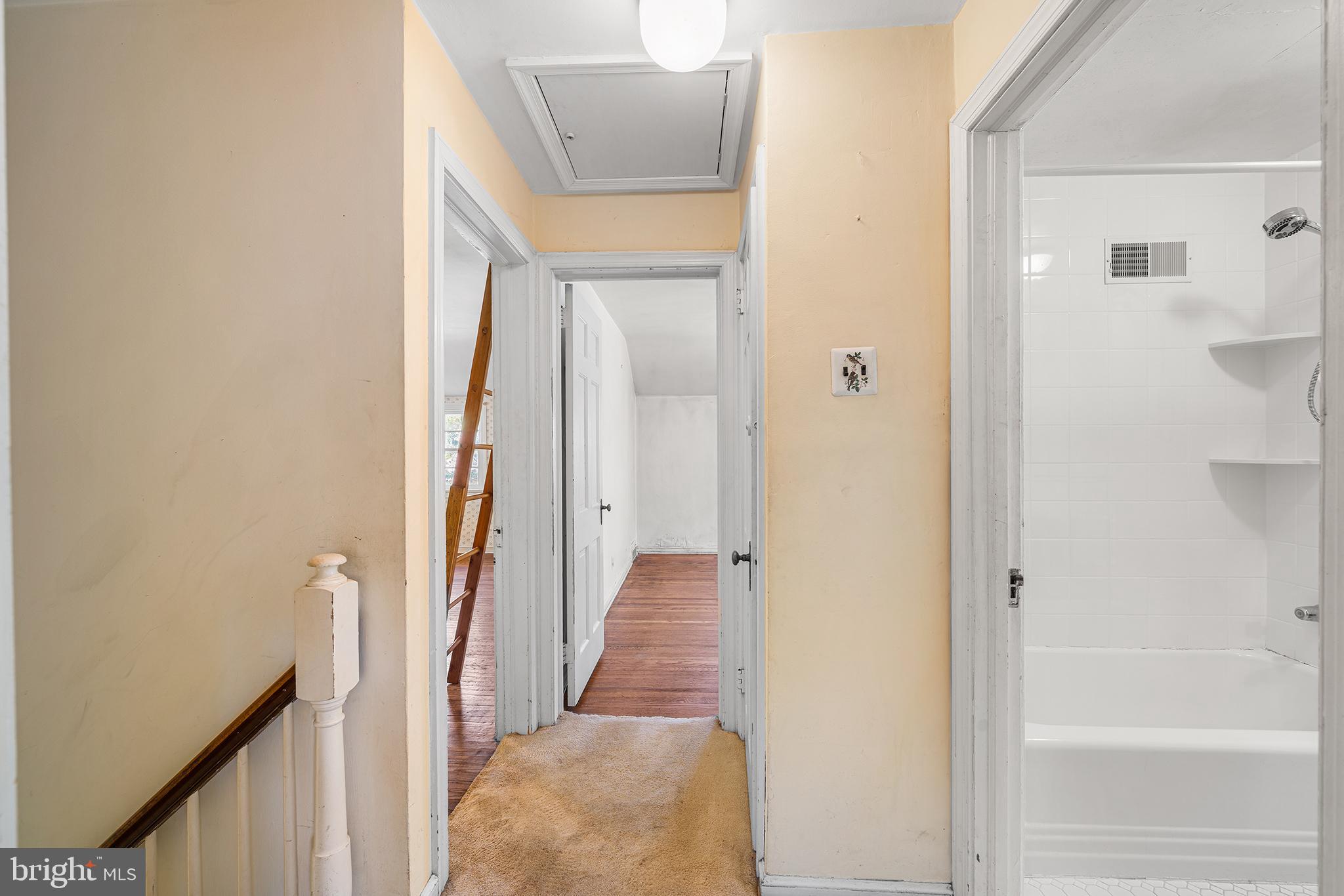 OLD OAKS - Residential