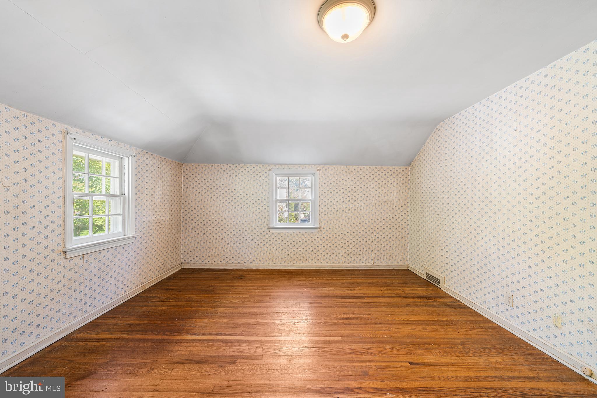 OLD OAKS - Residential