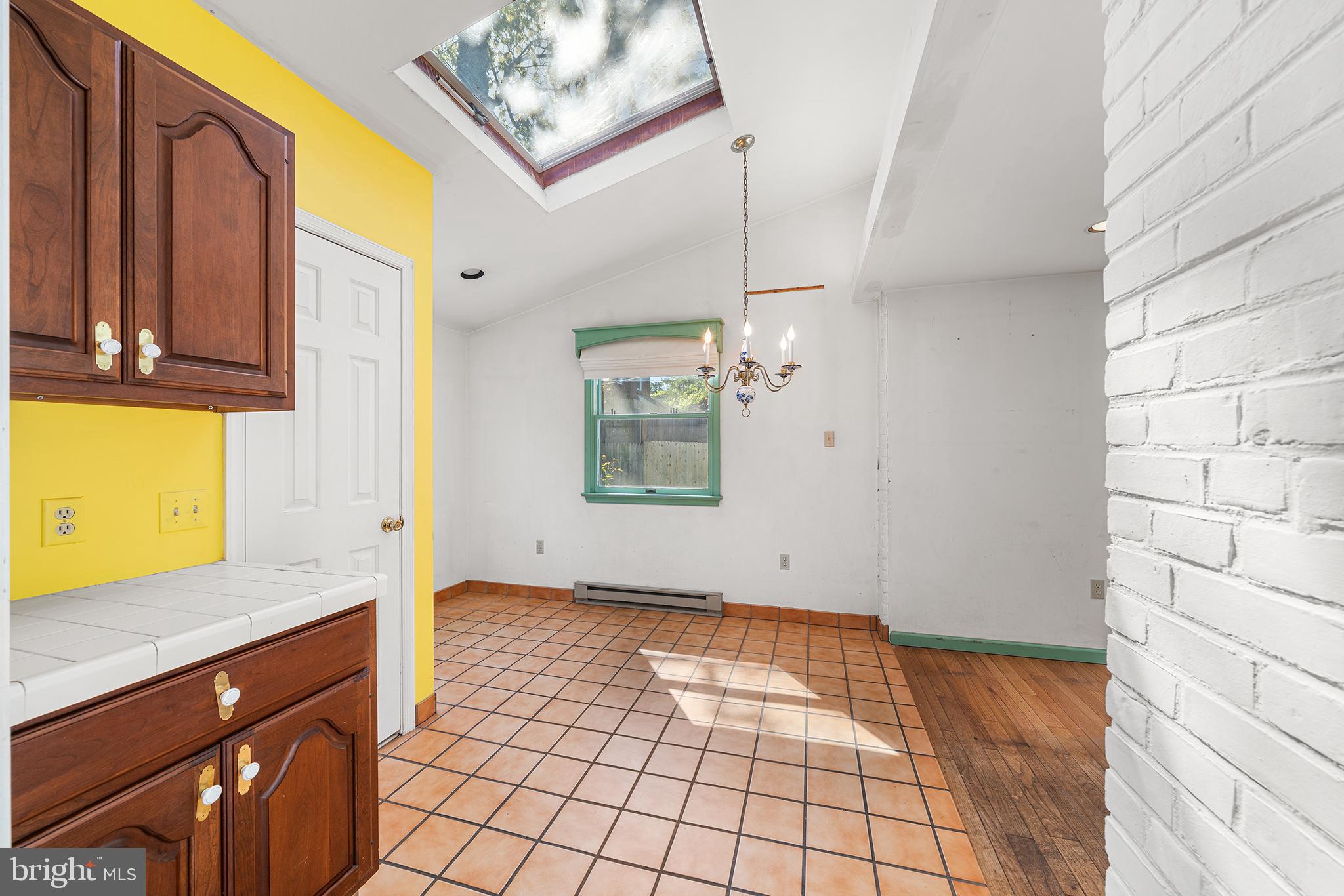 OLD OAKS - Residential