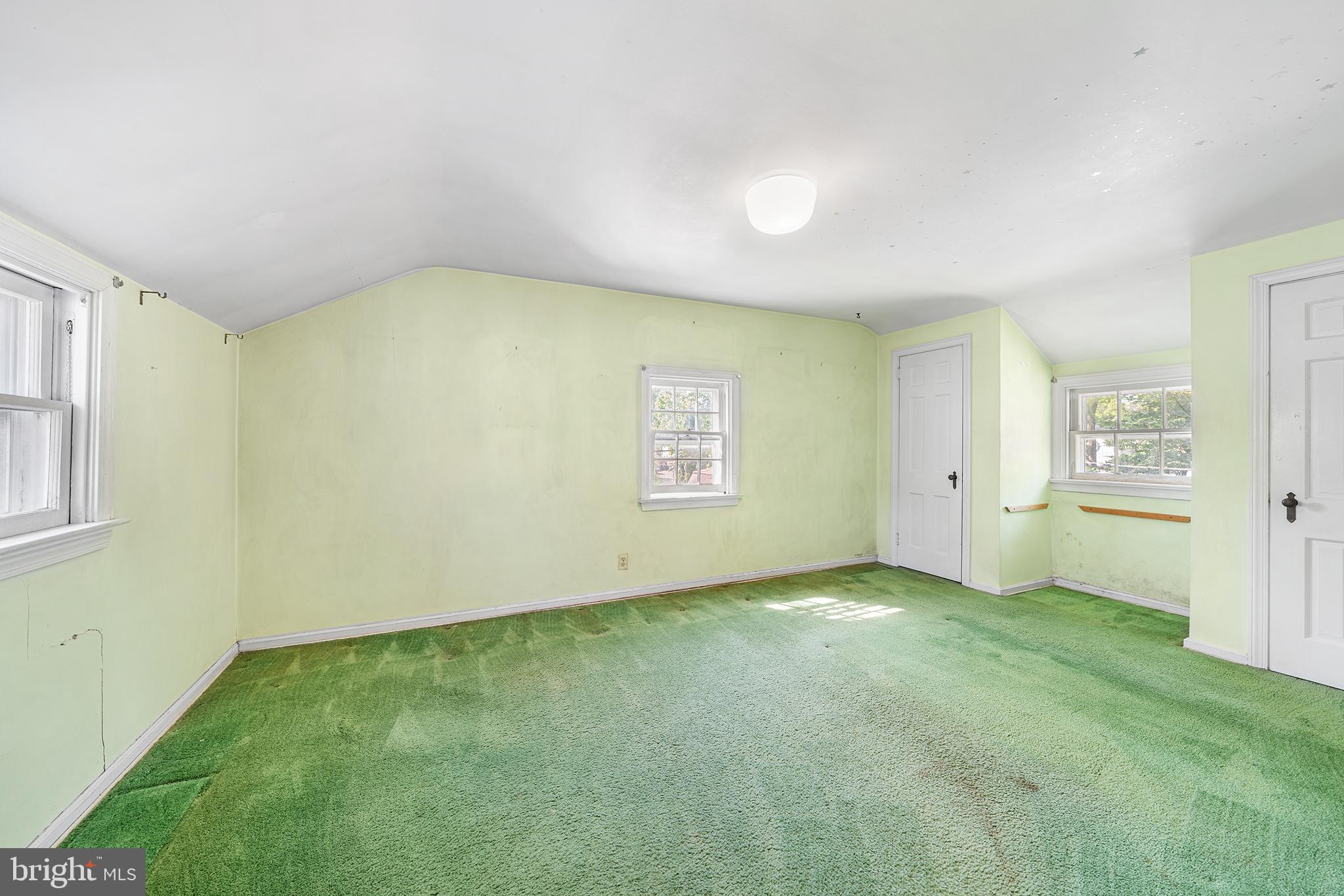 OLD OAKS - Residential