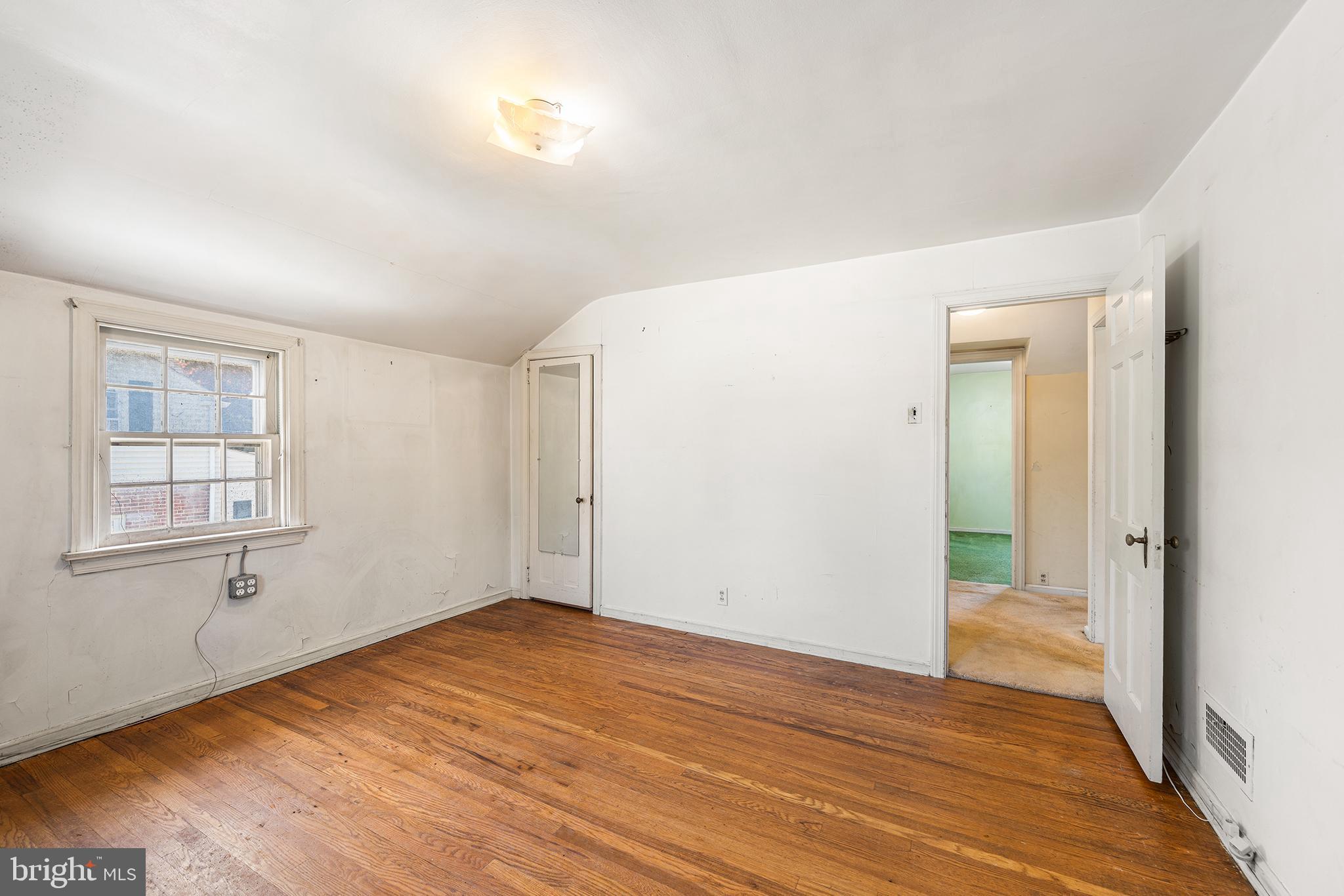 OLD OAKS - Residential