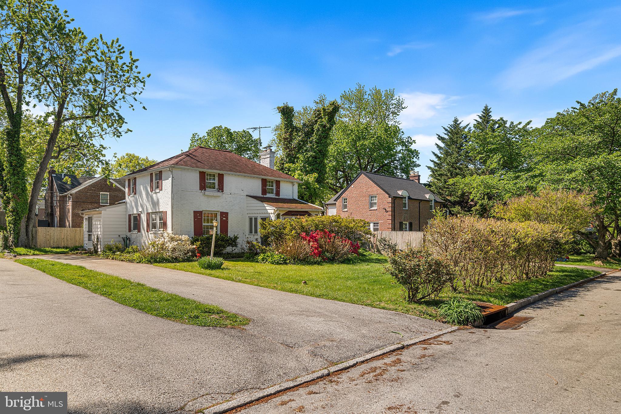 OLD OAKS - Residential