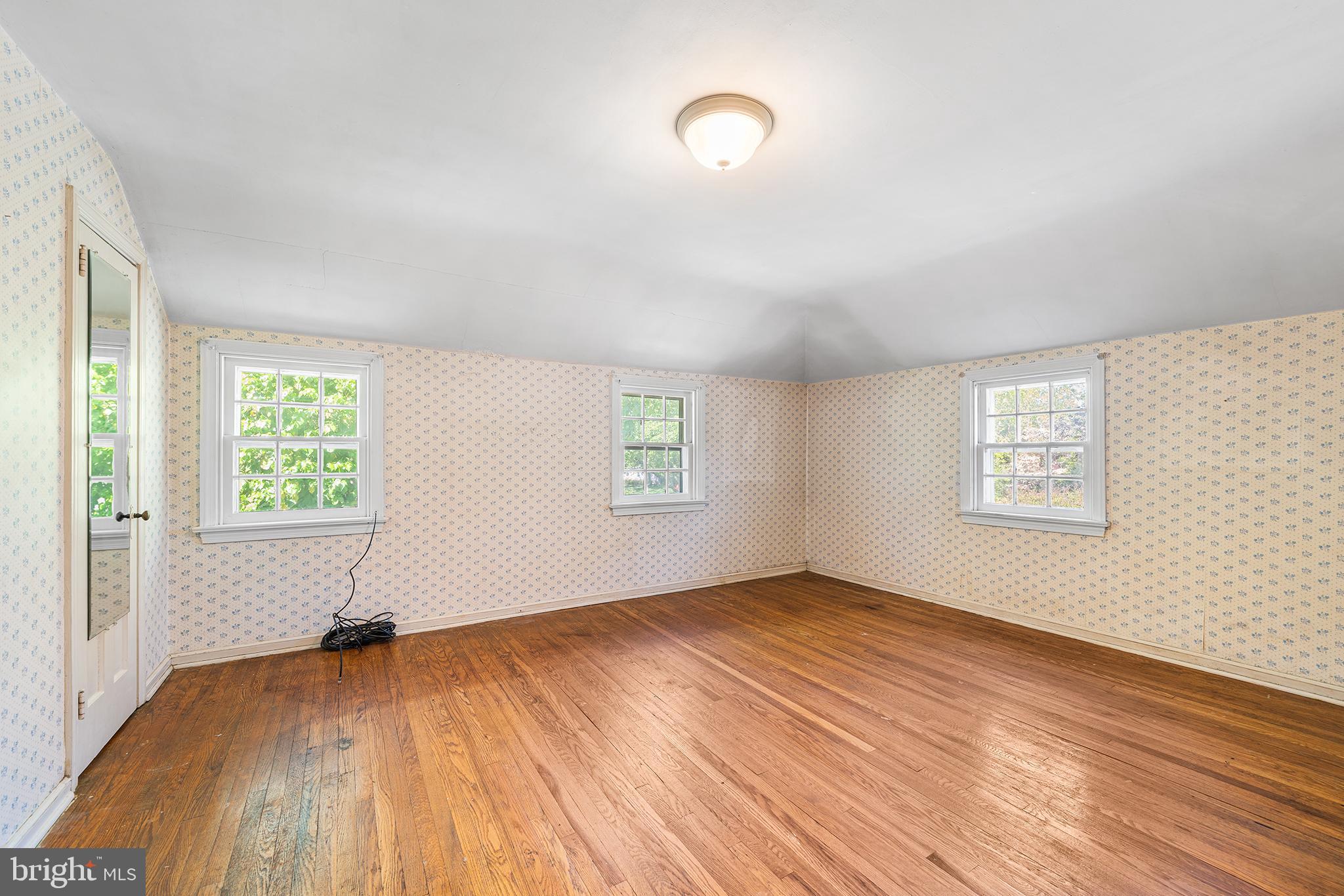 OLD OAKS - Residential