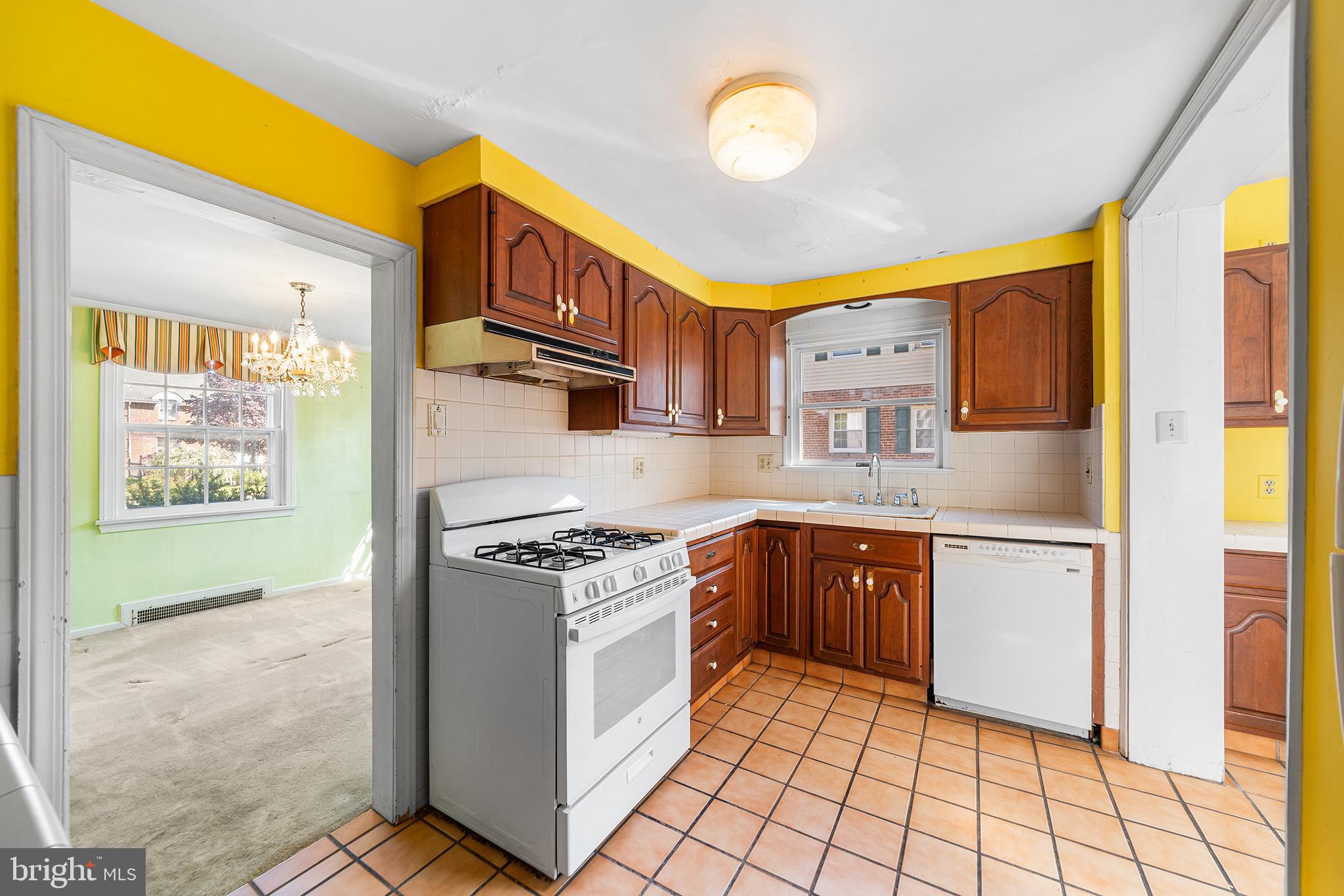 OLD OAKS - Residential