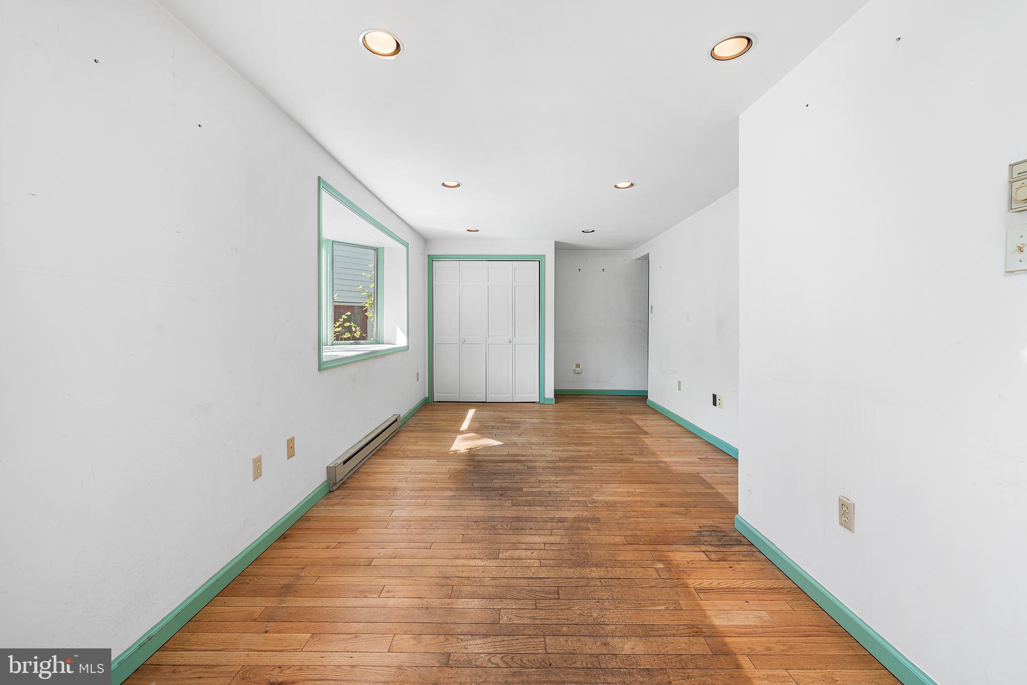 OLD OAKS - Residential