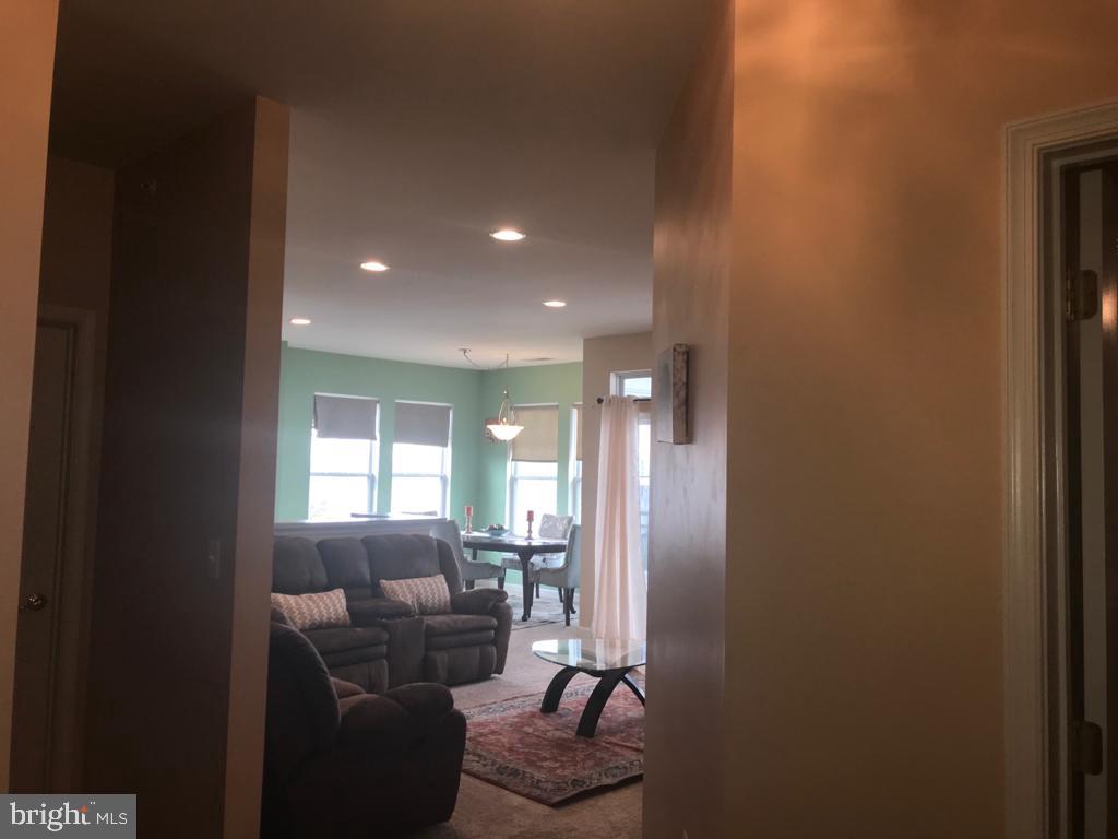 THE ADDISON AT ST PAUL - Residential