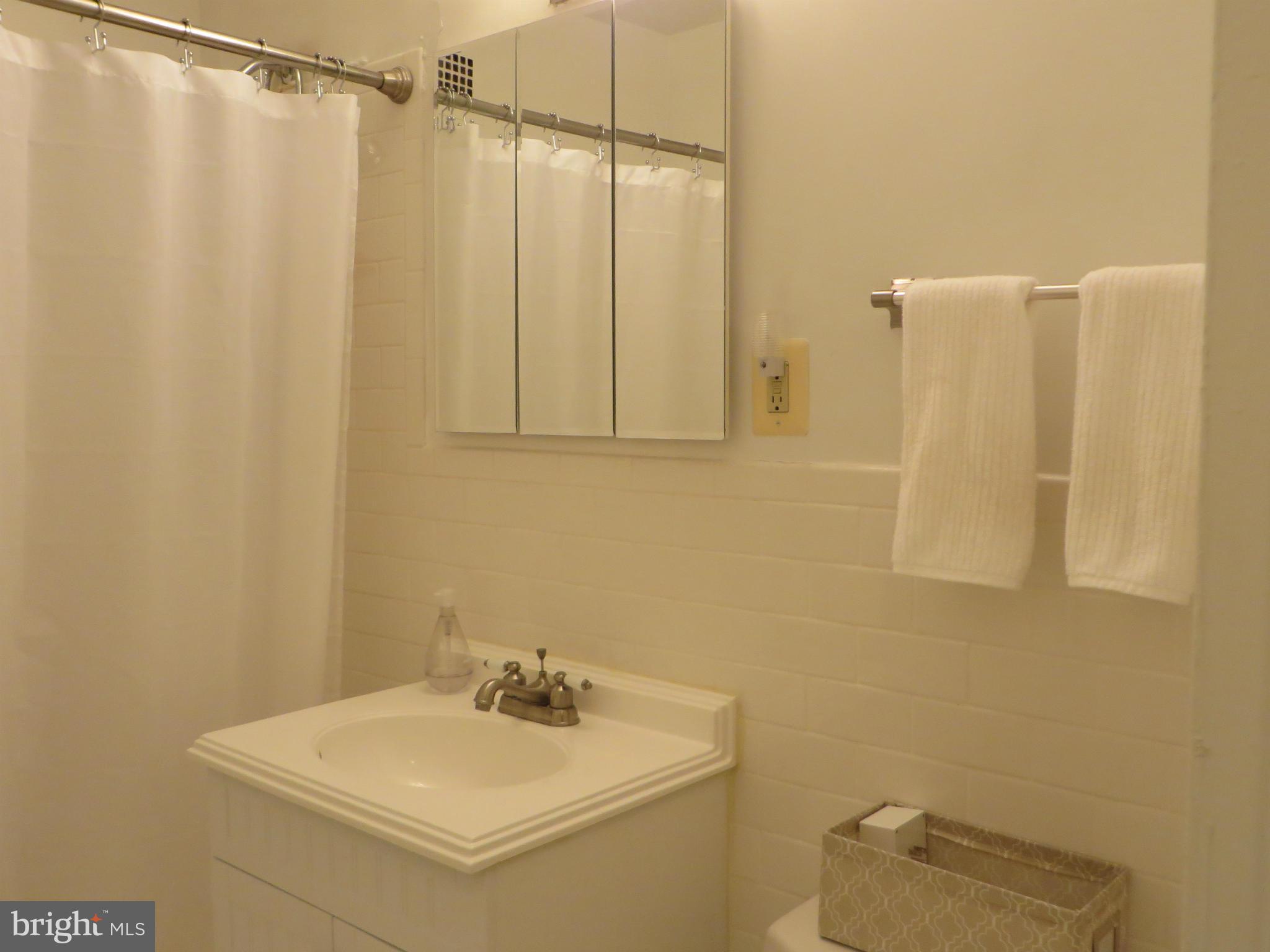 CARDINAL HOUSE - Residential Lease