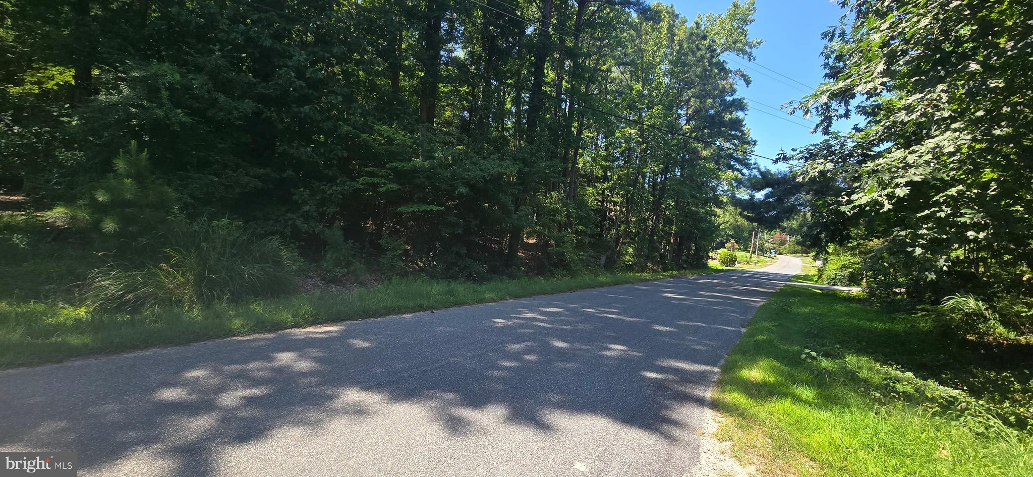 STRATFORD HARBOUR - Land