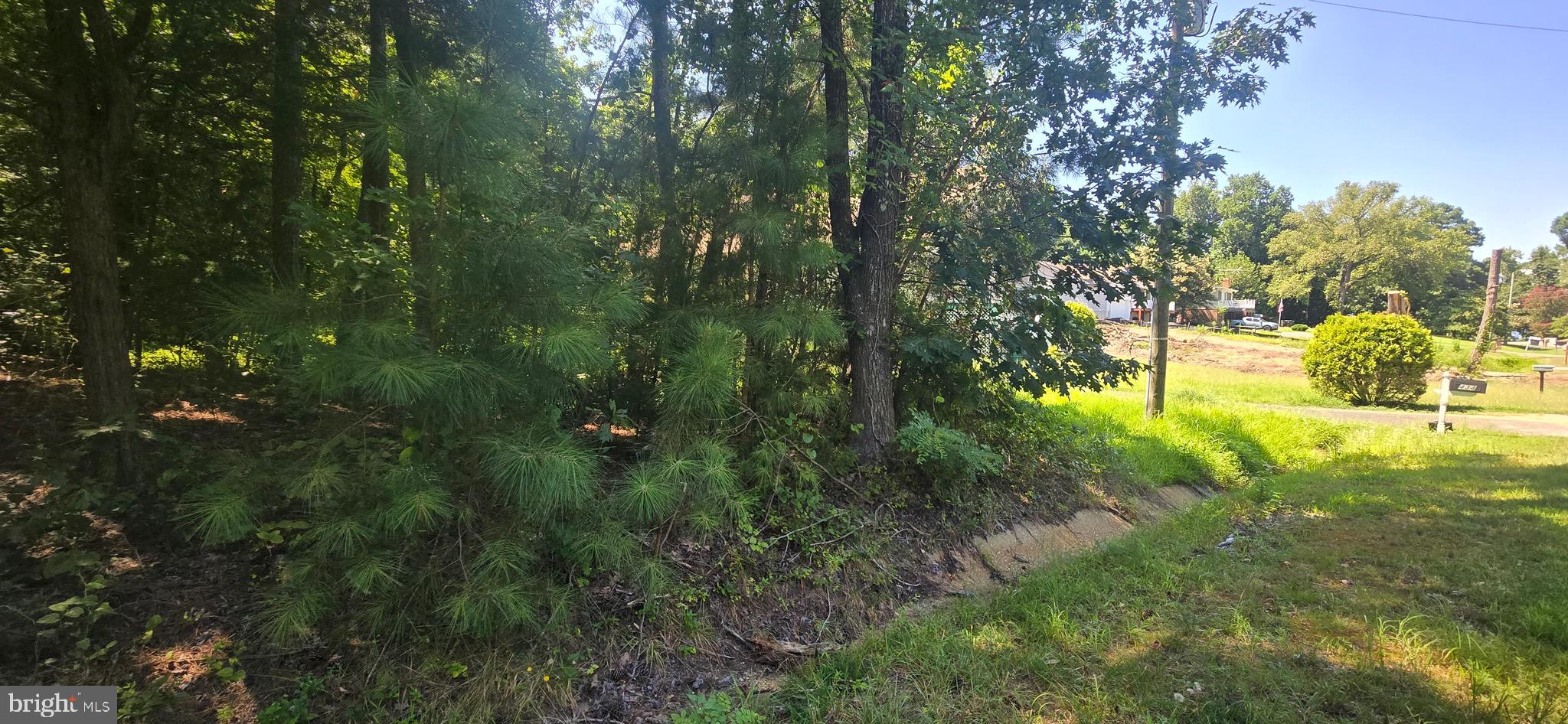 STRATFORD HARBOUR - Land