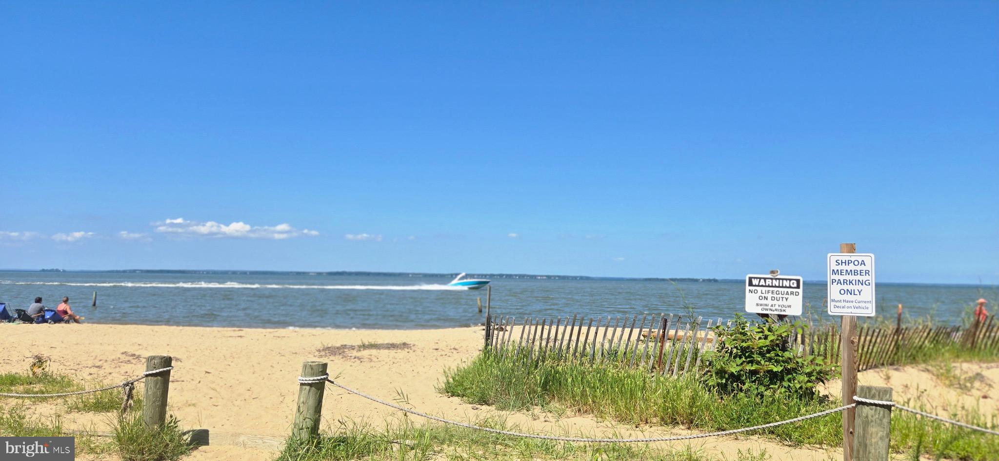 STRATFORD HARBOUR - Land